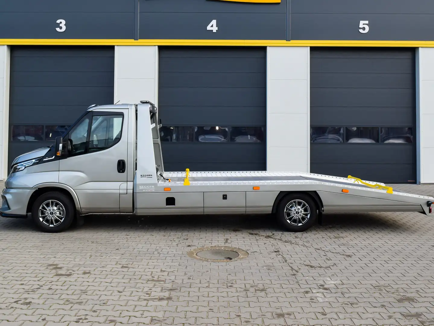 Iveco Daily 35S18HA8 * Luft./Navi/LED/Tempomat Grau - 2