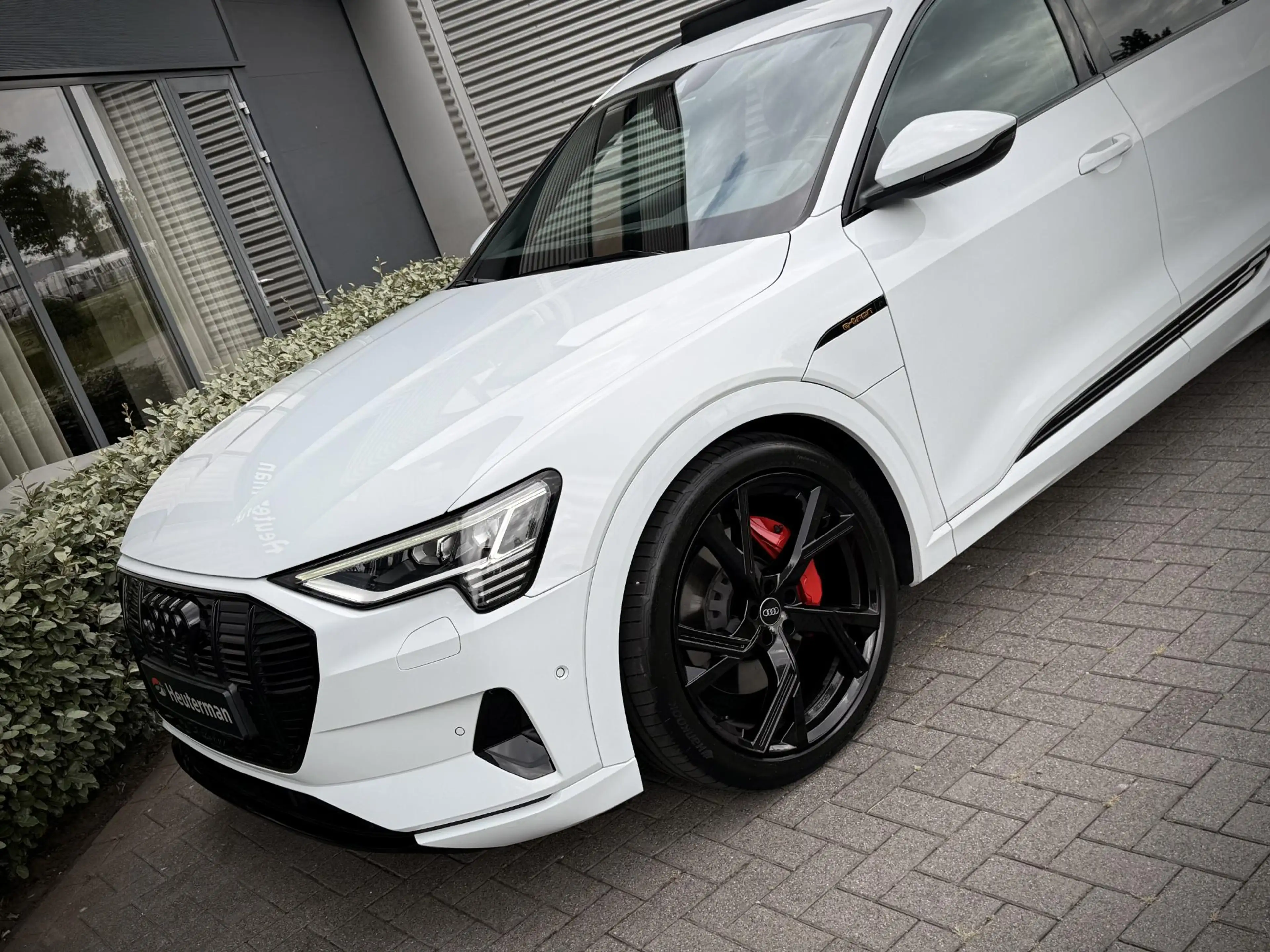 Audi e-tron Sportback 55 quattro S Edition/ Panodak/ Memory/ S — photo 13