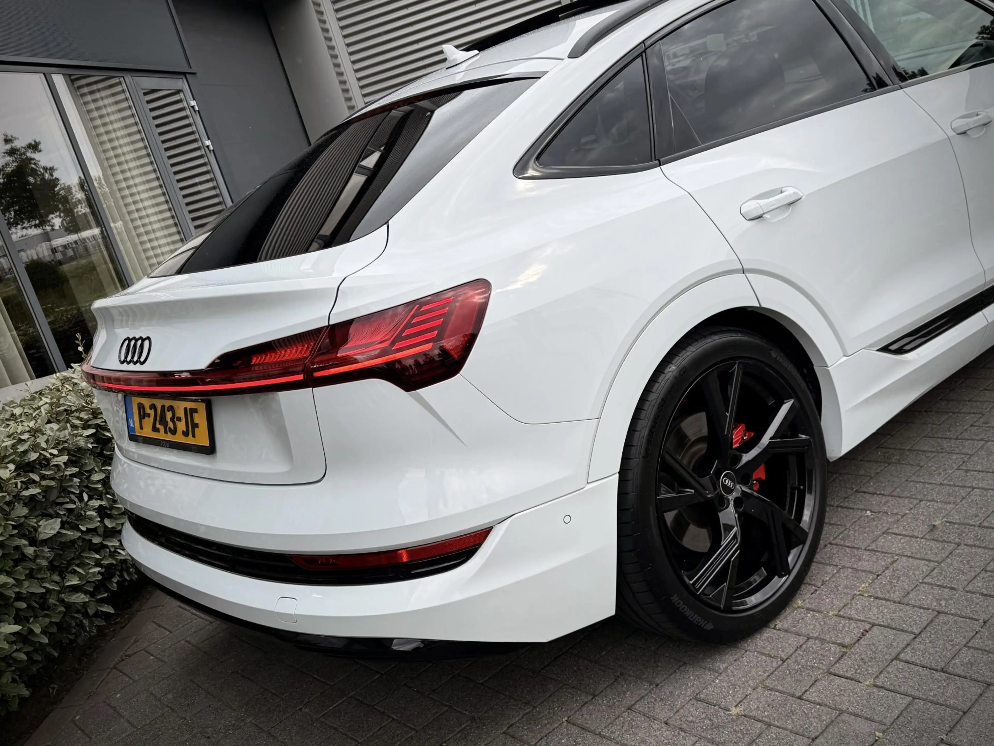 Audi e-tron Sportback 55 quattro S Edition/ Panodak/ Memory/ S — photo 14