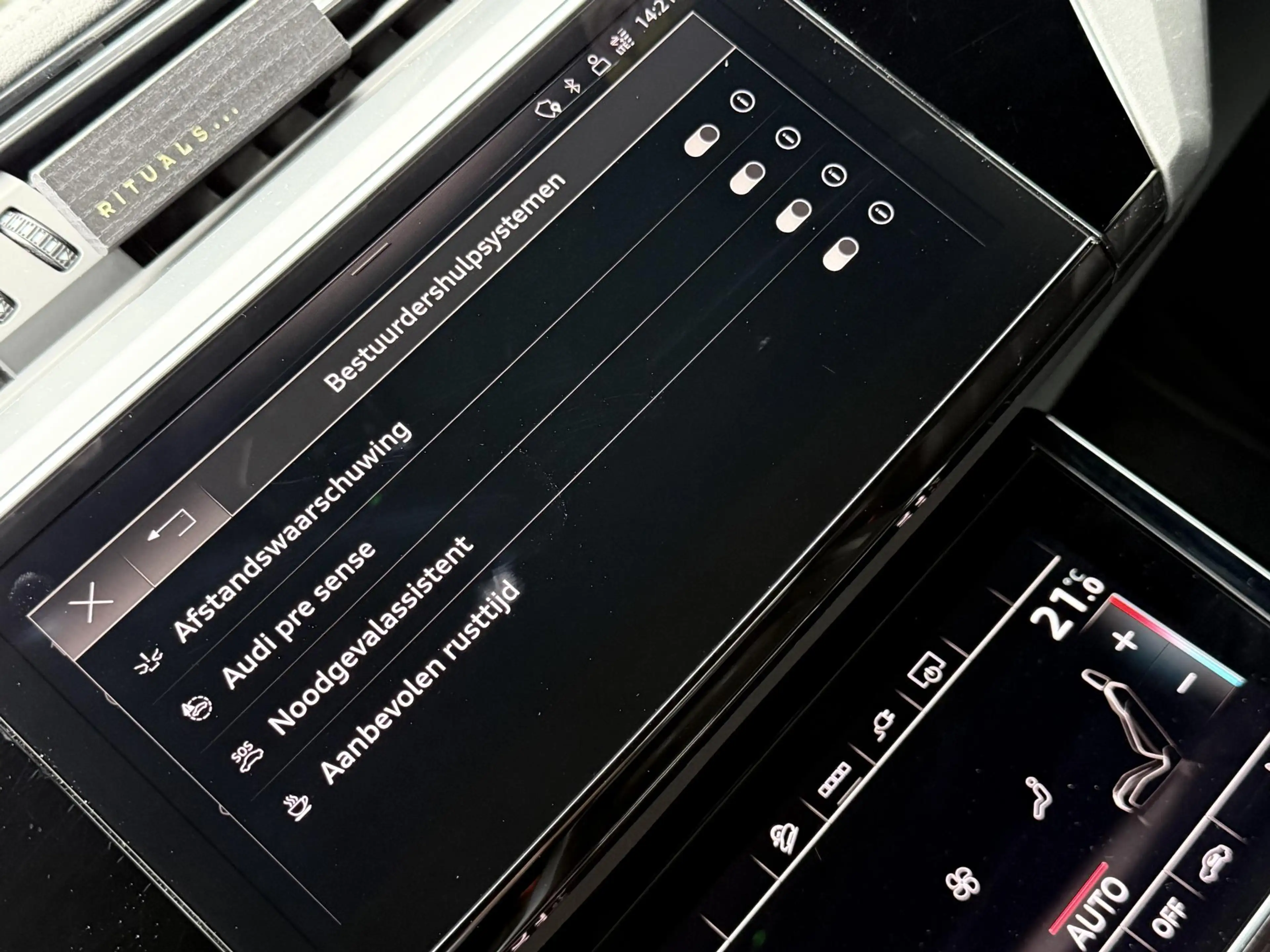 Audi e-tron Sportback 55 quattro S Edition/ Panodak/ Memory/ S — photo 27
