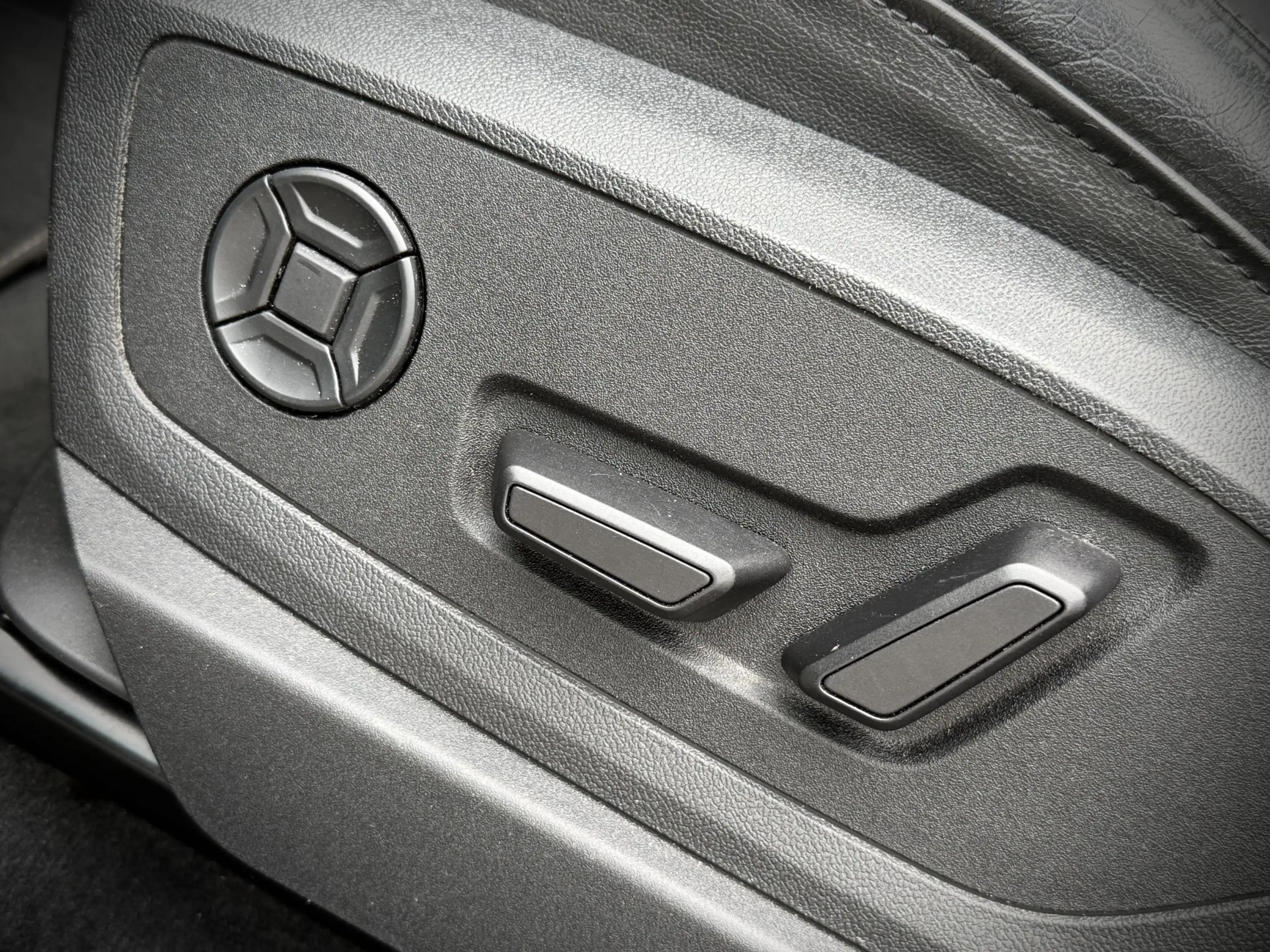Audi e-tron Sportback 55 quattro S Edition/ Panodak/ Memory/ S — photo 32