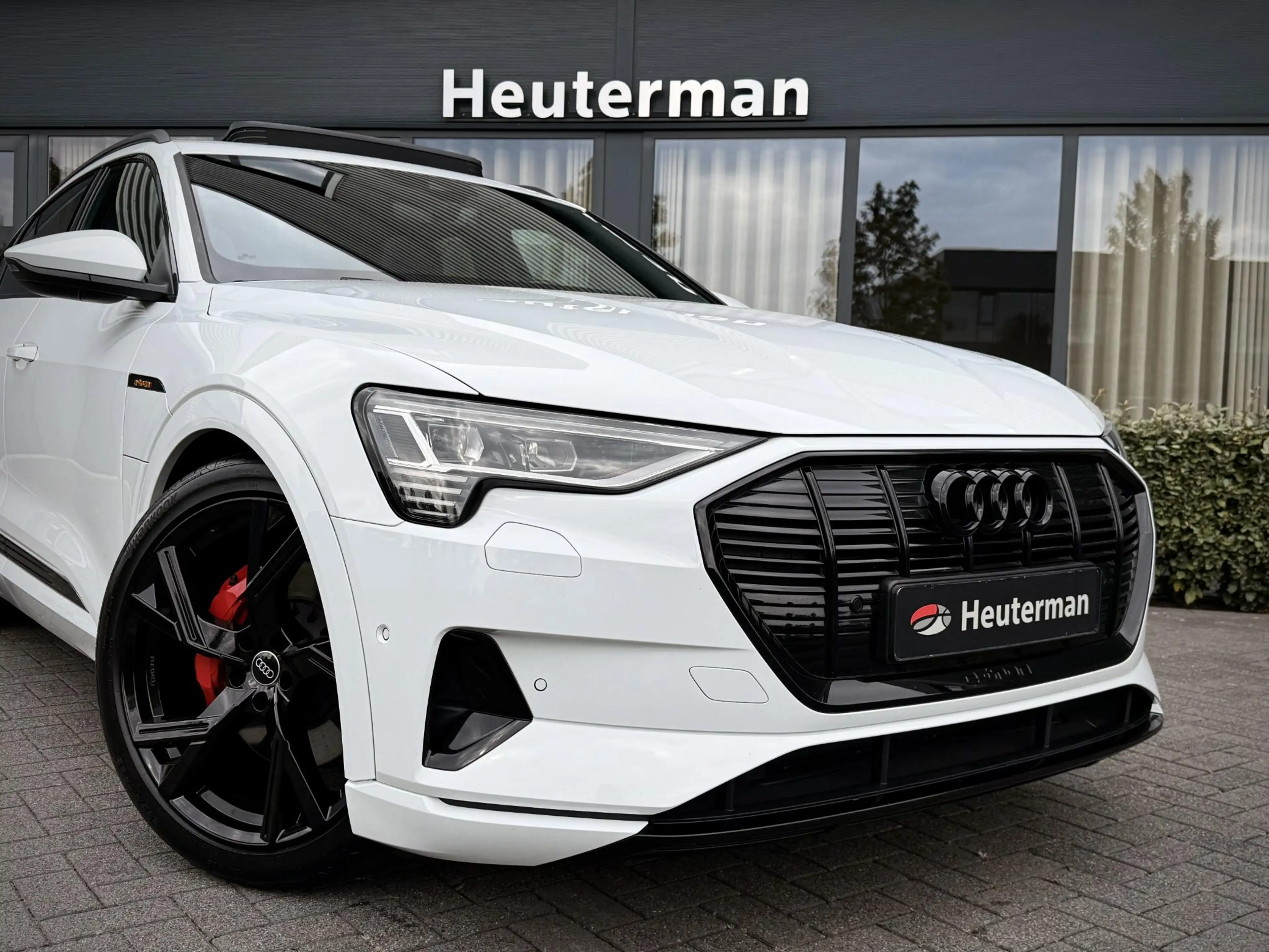 Audi e-tron Sportback 55 quattro S Edition/ Panodak/ Memory/ S — photo 9