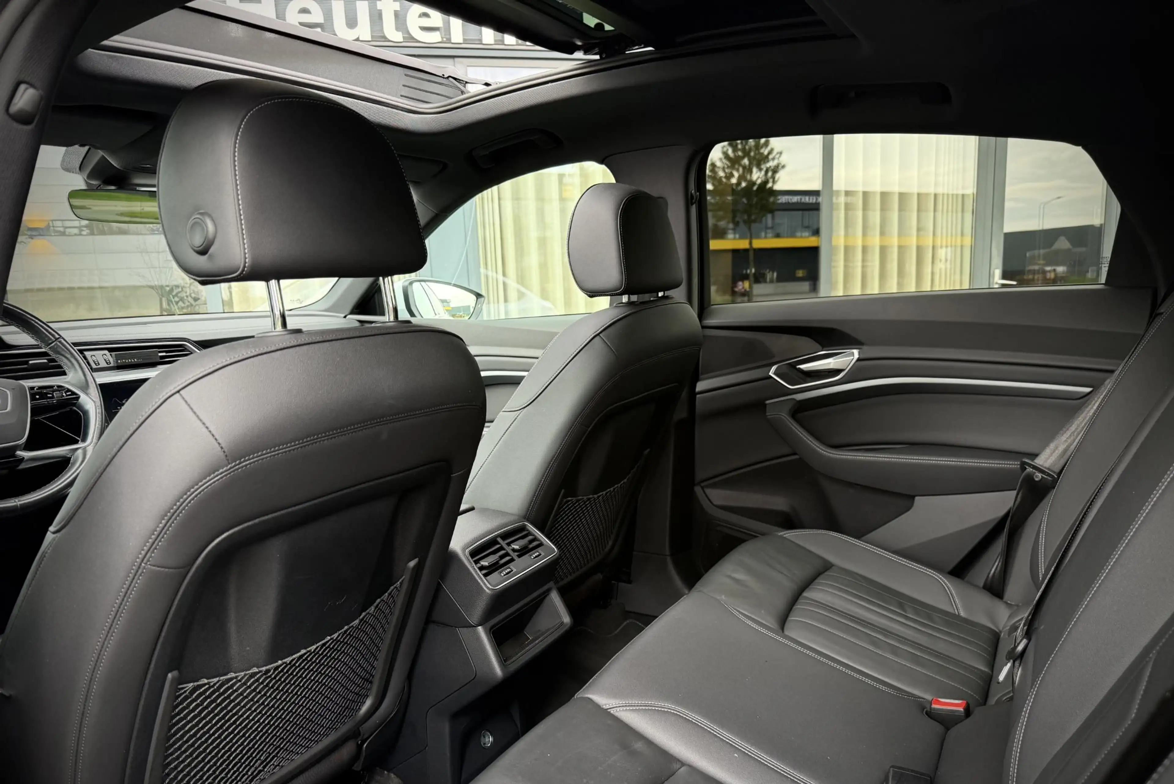 Audi e-tron Sportback 55 quattro S Edition/ Panodak/ Memory/ S — photo 4