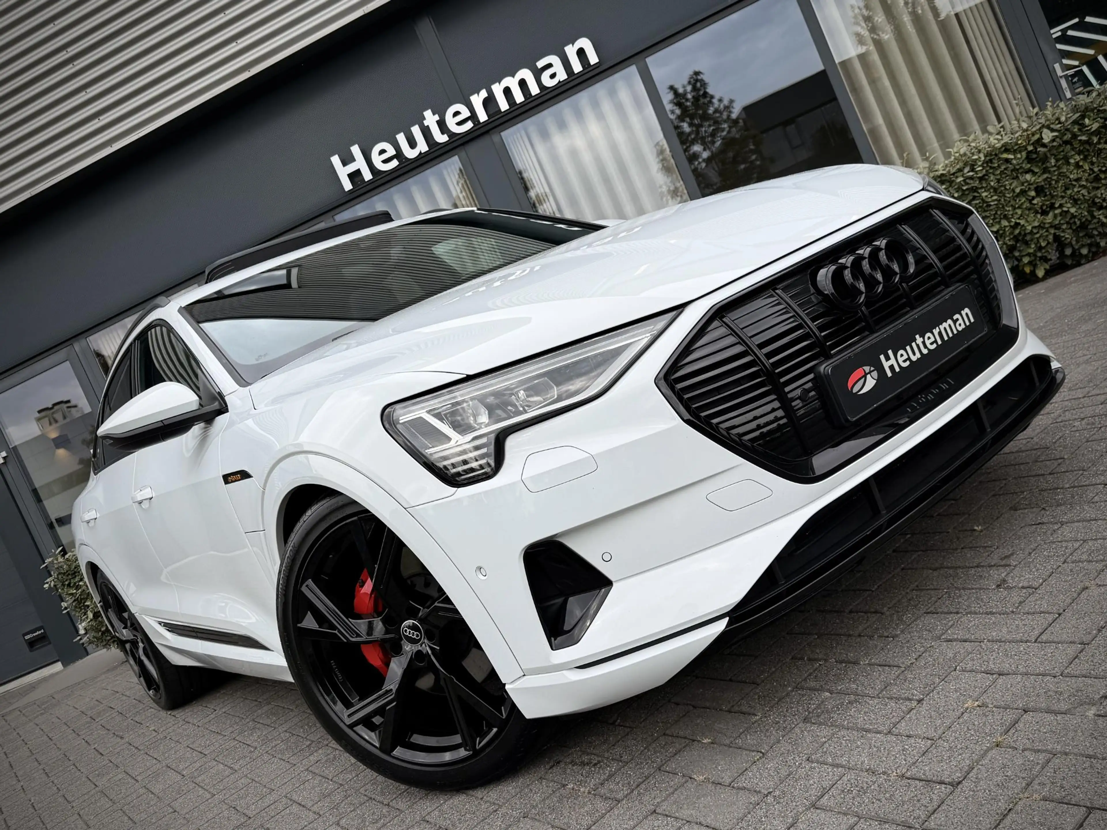 Audi e-tron Sportback 55 quattro S Edition/ Panodak/ Memory/ S — photo 7
