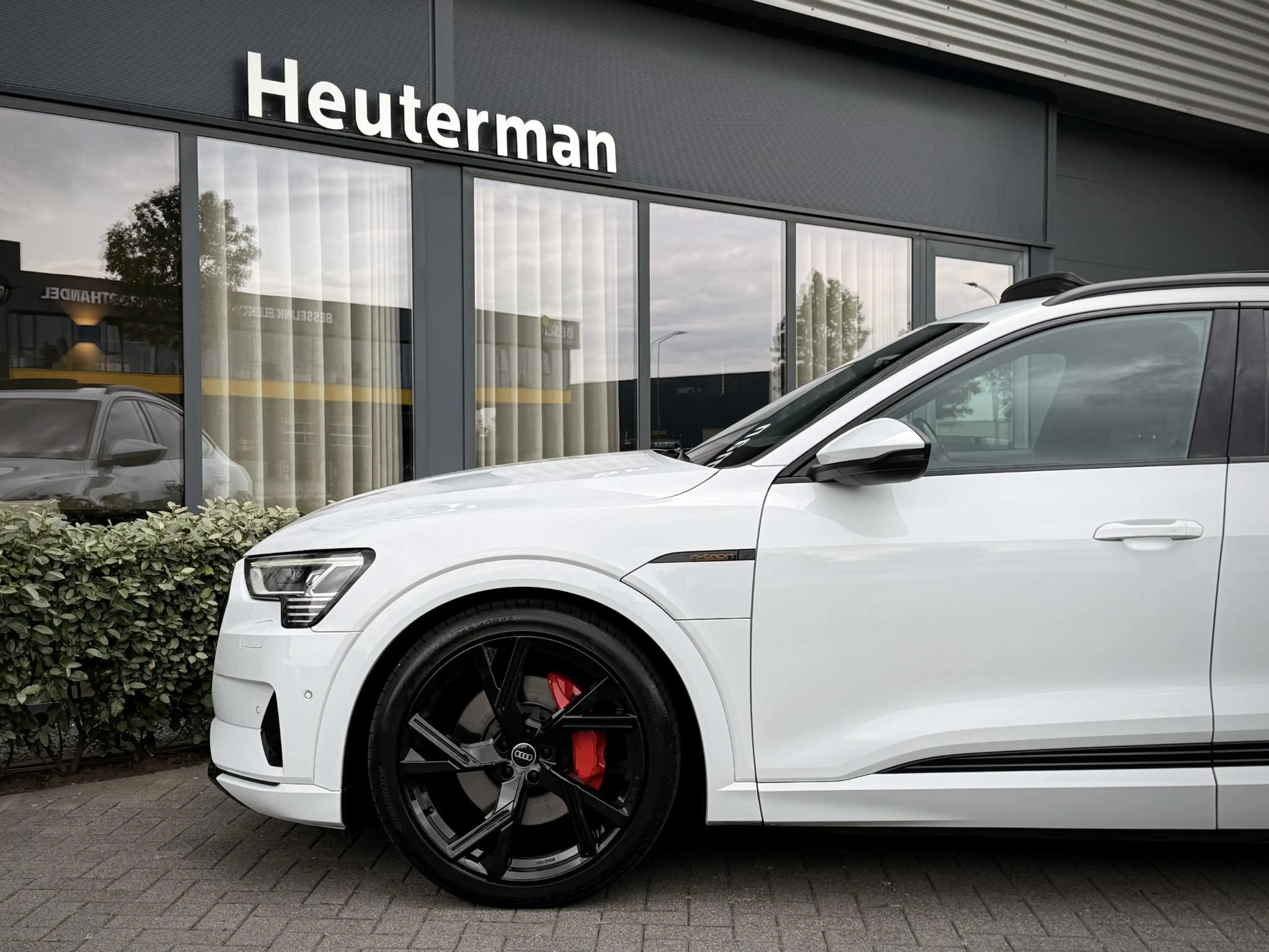 Audi e-tron Sportback 55 quattro S Edition/ Panodak/ Memory/ S — photo 15