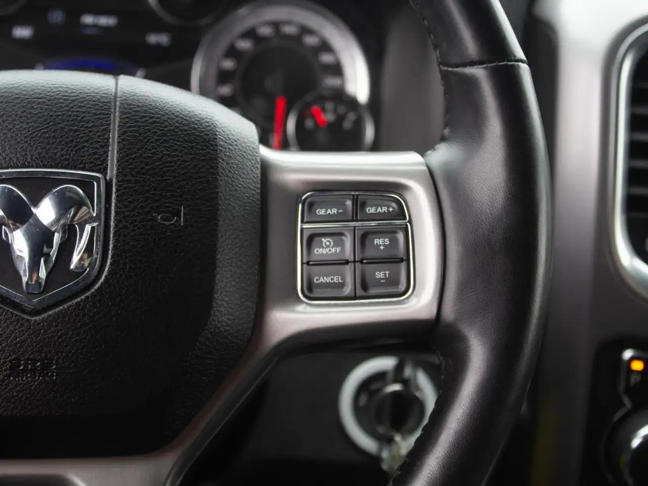 RAM 1500 снимка RAM 1500
