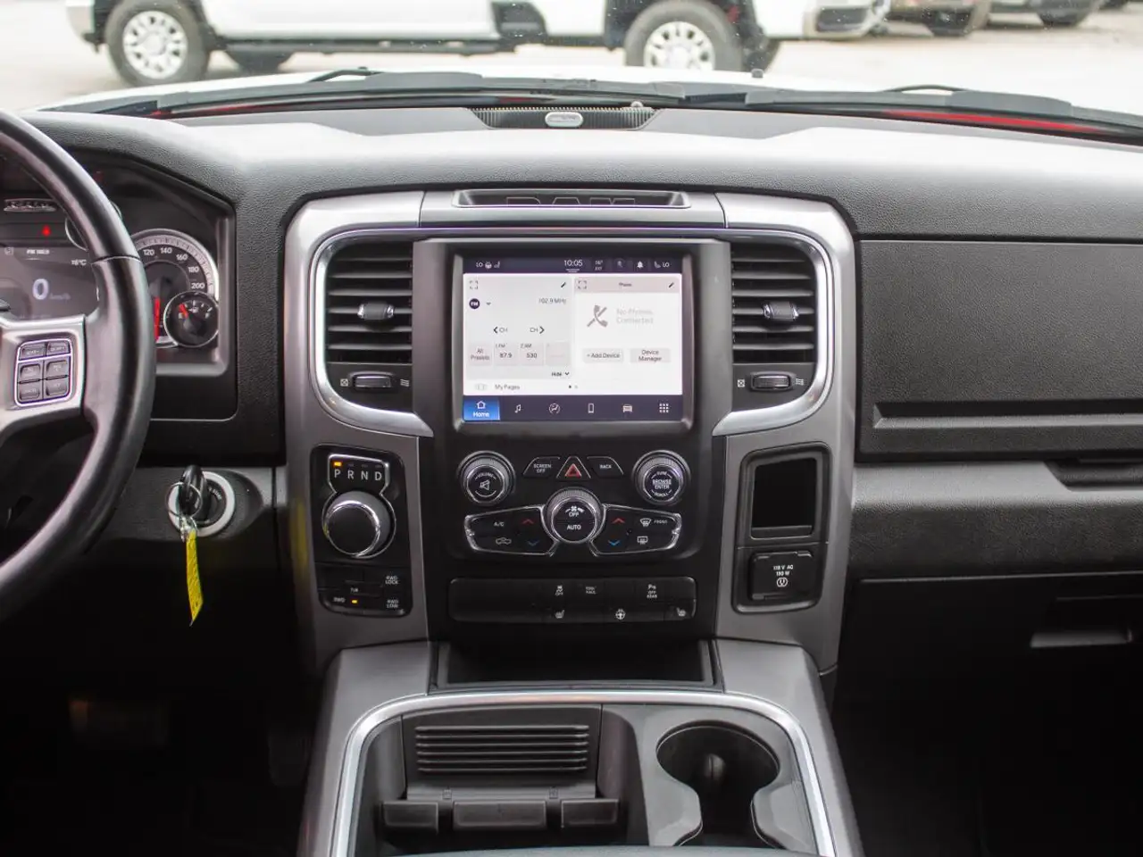 RAM 1500 снимка RAM 1500