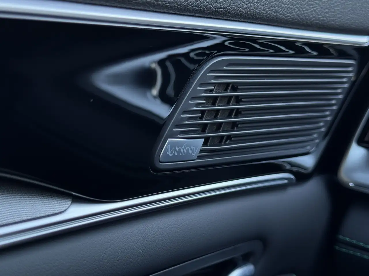BYD Seal U 2026 — фото 11