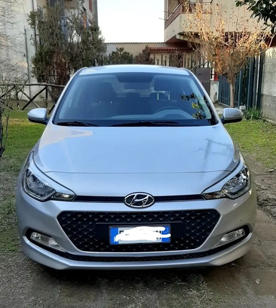 Hyundai i20 5p 1.1 crdi Comfort 75cv - 1