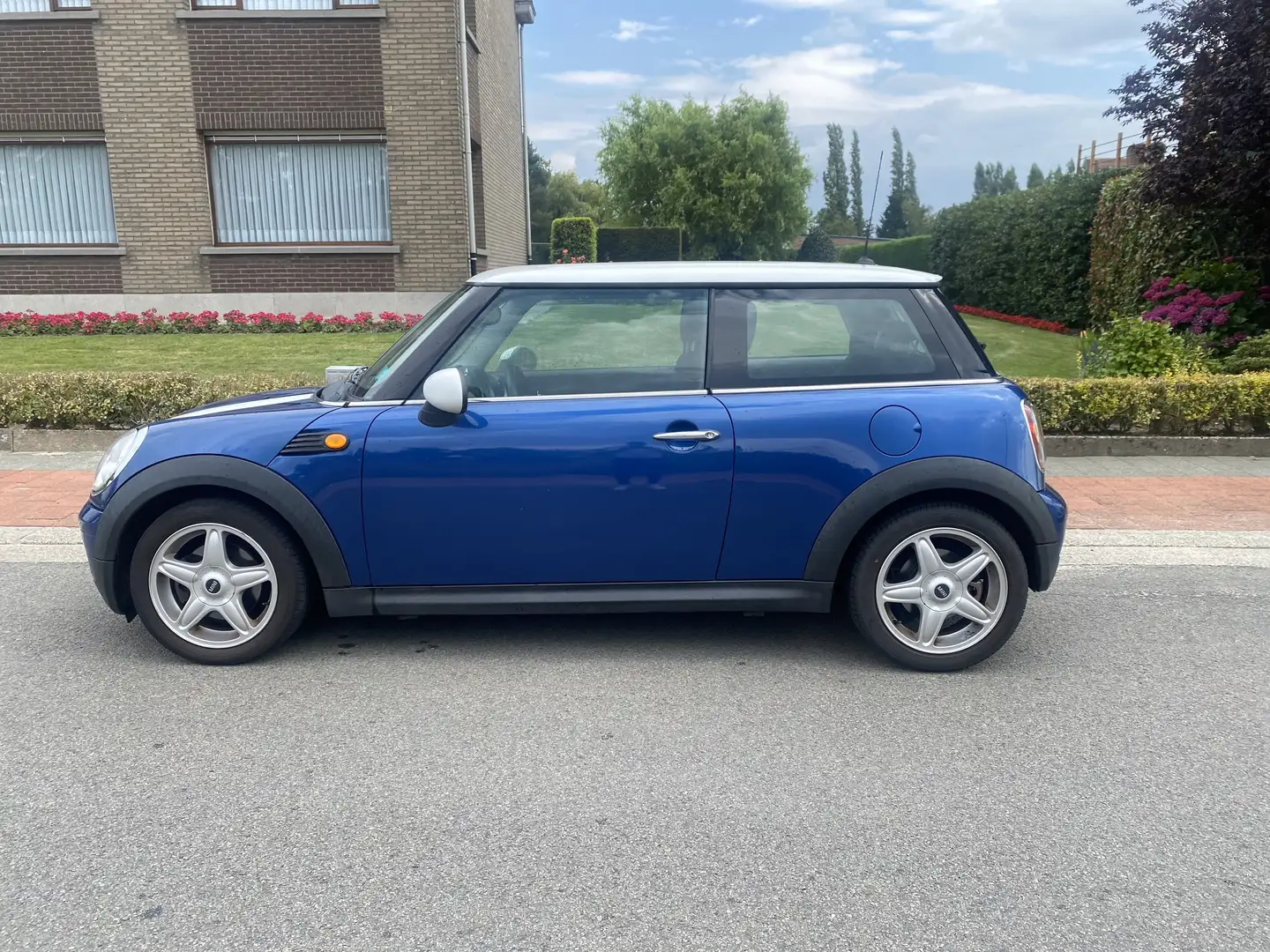 MINI One (Tel: 0485006762) - 1