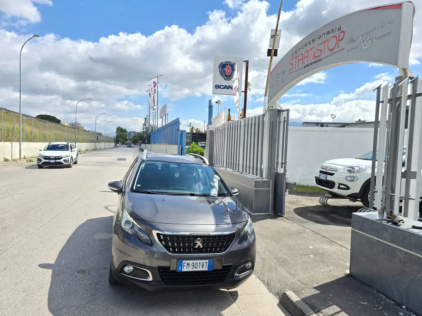 Peugeot 2008 Peugeot 2008 PureTech 82 Allure Grigio - 2