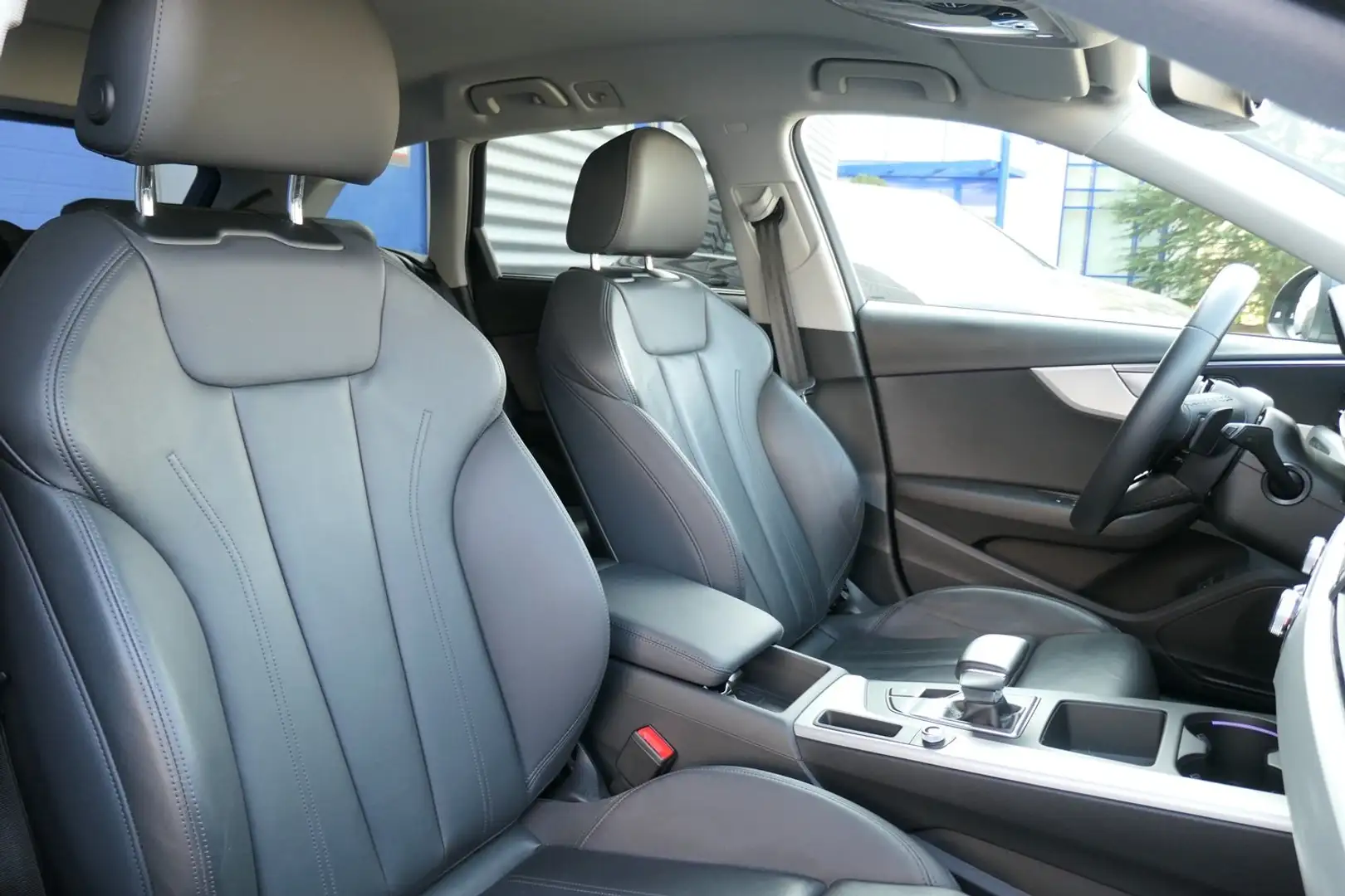 Audi A4 Avant 40 TFSI Mild Hybrid Sport Leder Top Zustand! Gris - 2