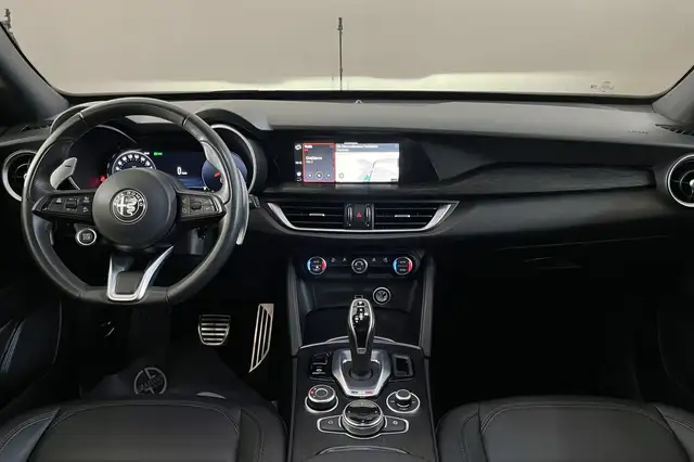 Alfa Romeo Stelvio view 12