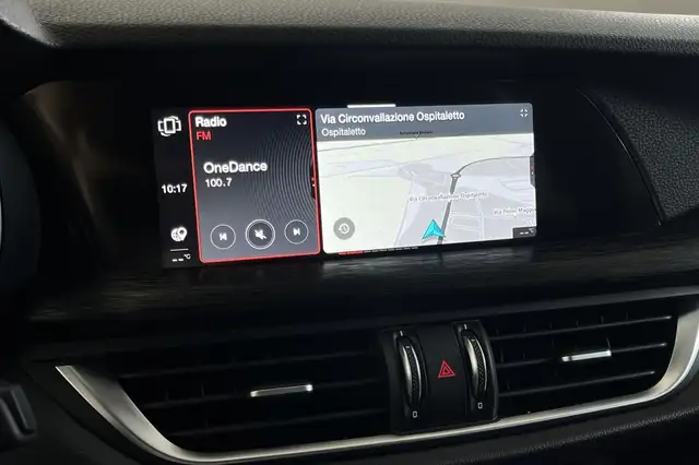 Alfa Romeo Stelvio view 18