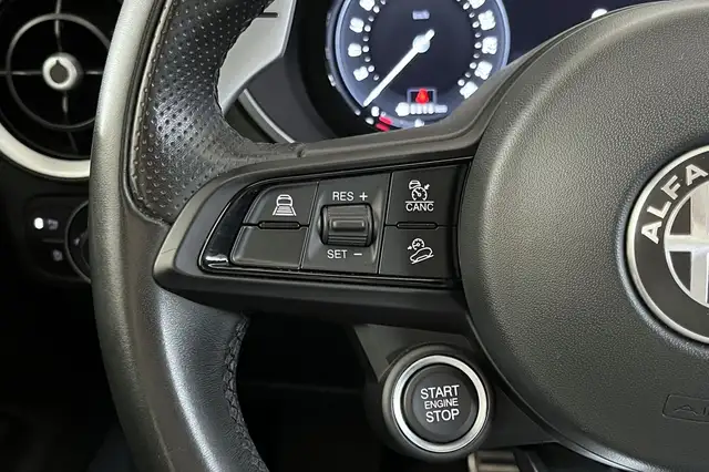 Alfa Romeo Stelvio view 16