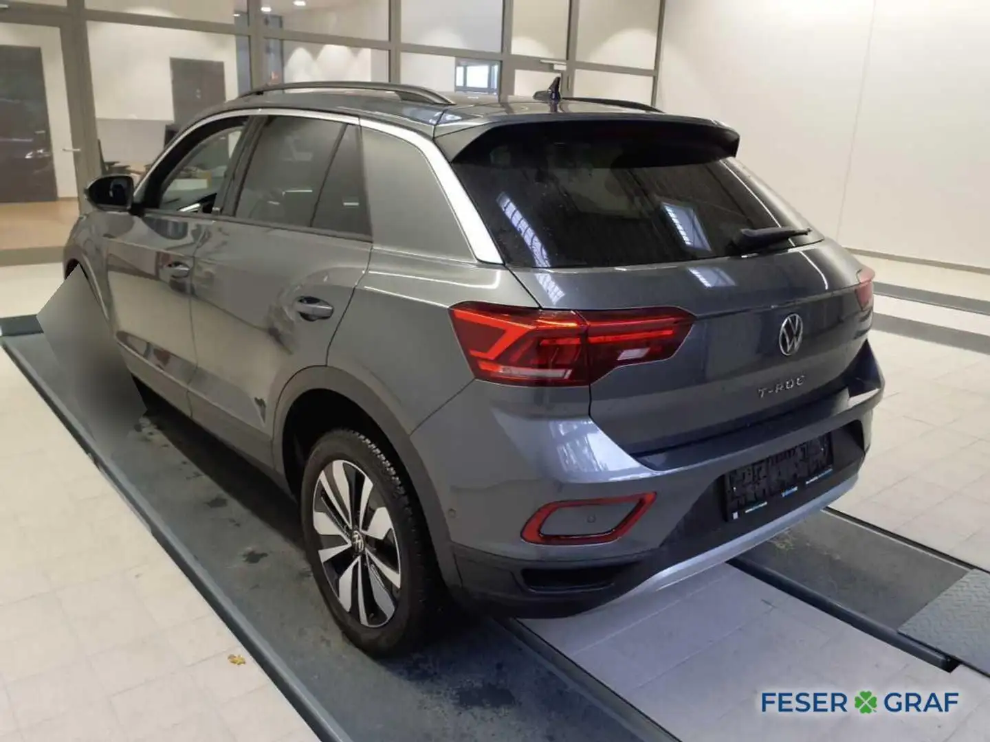 Volkswagen T-Roc MOVE 1.5 TSI DSG 150PS Grau - 2