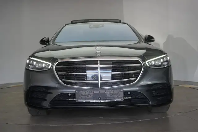 Mercedes-Benz S-Class view 2