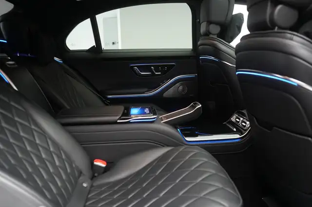 Mercedes-Benz S-Class view 8