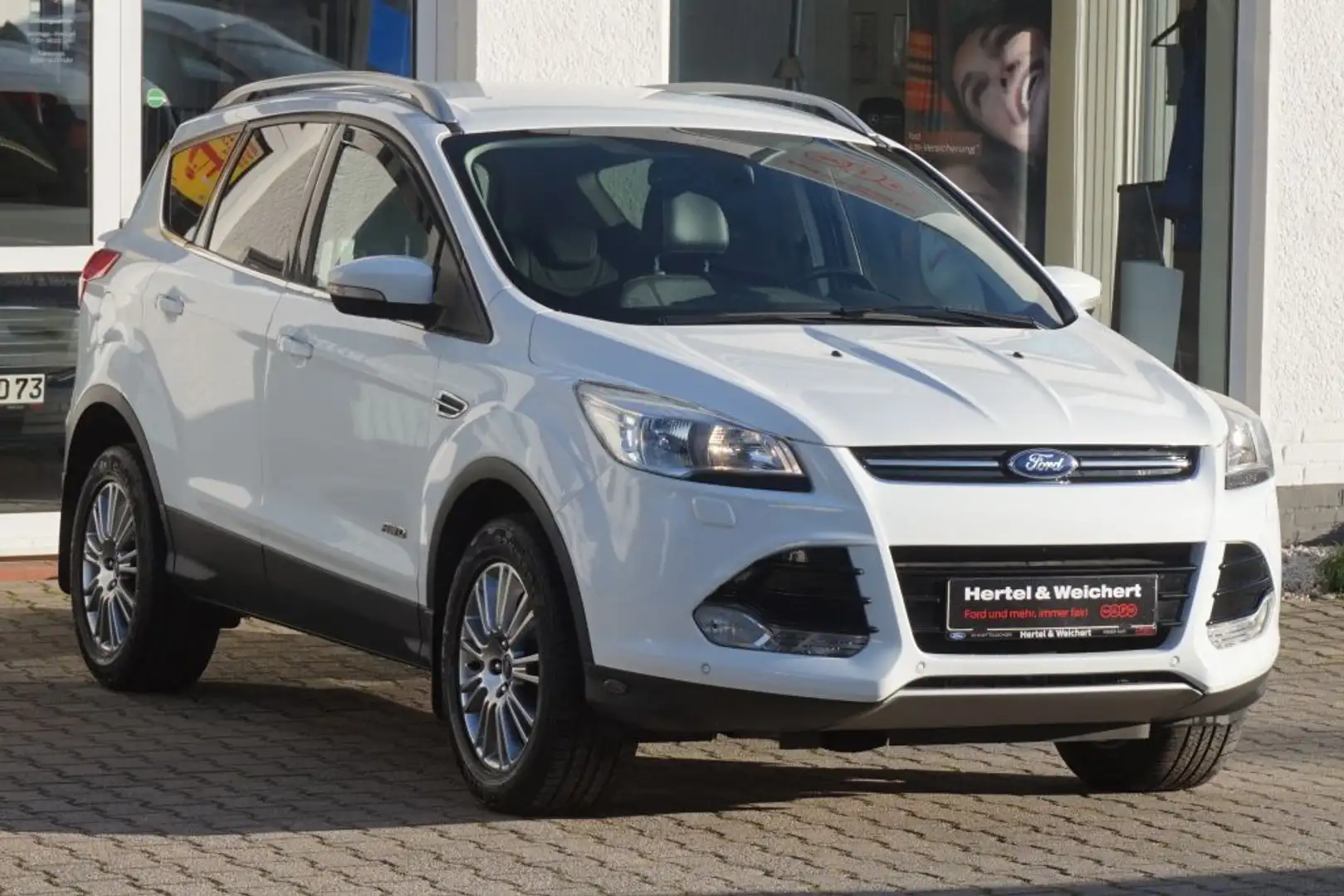 Ford Kuga 2.0 TDCi 4x4 Aut. Titanium Weiß - 1