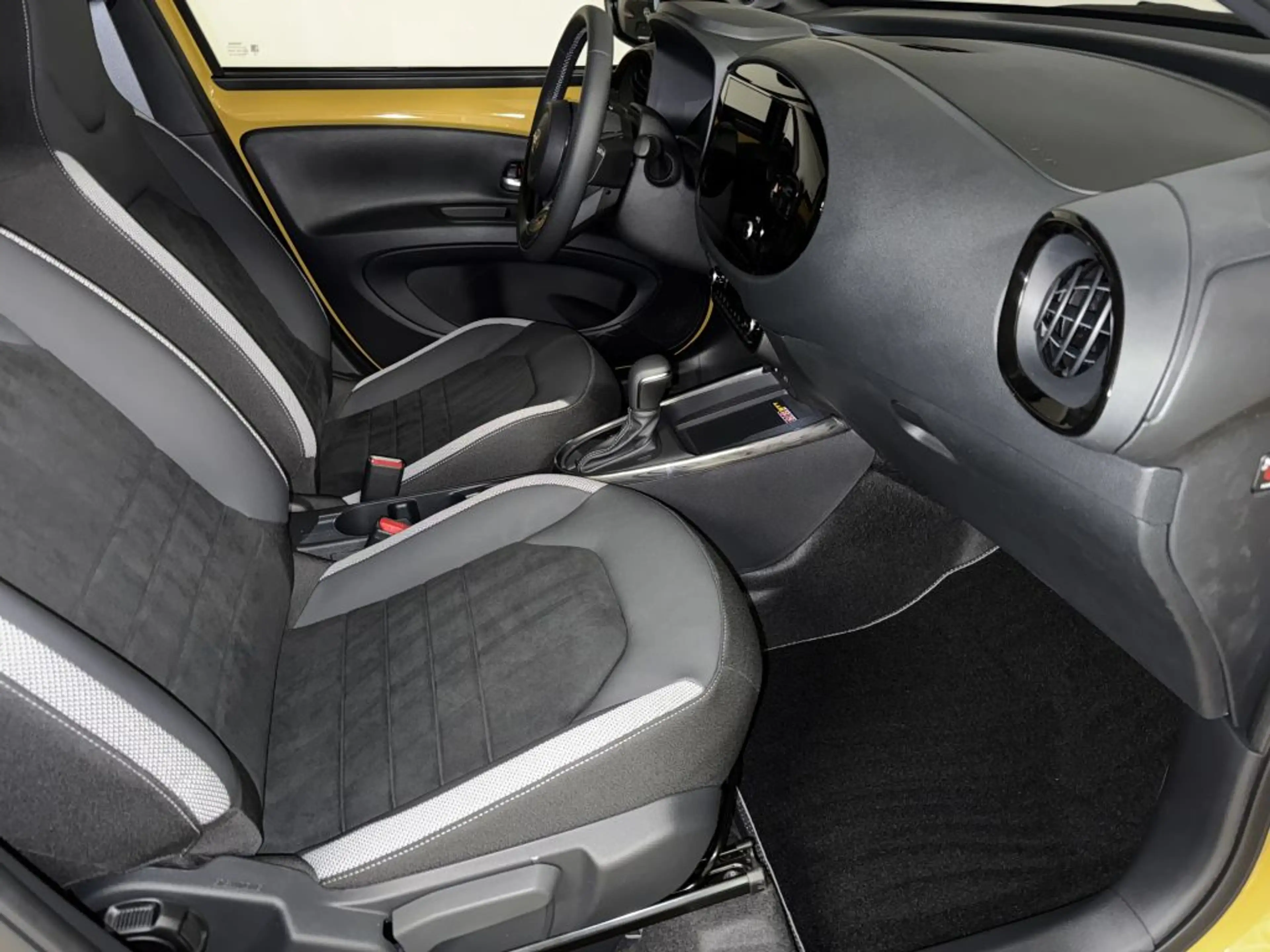 Toyota Aygo X Hybrid GR Sport JBL,CarPlay,Sitzhzg.,ACC,Kamera — photo 9