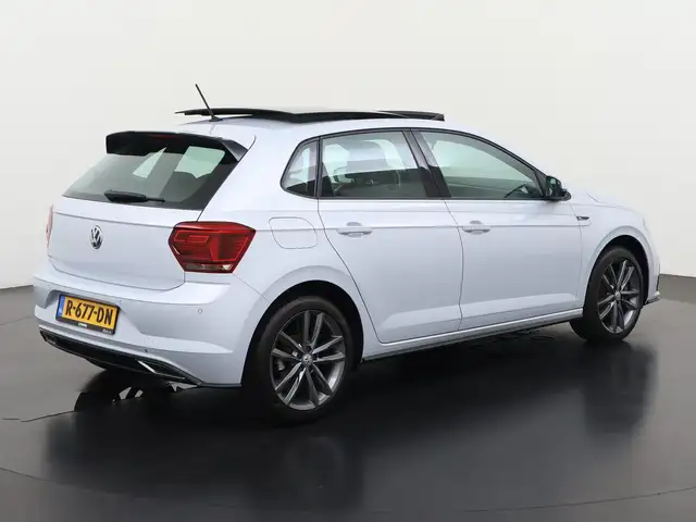 Volkswagen Polo view 4