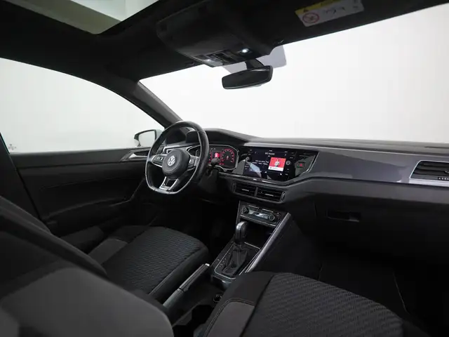Volkswagen Polo view 2