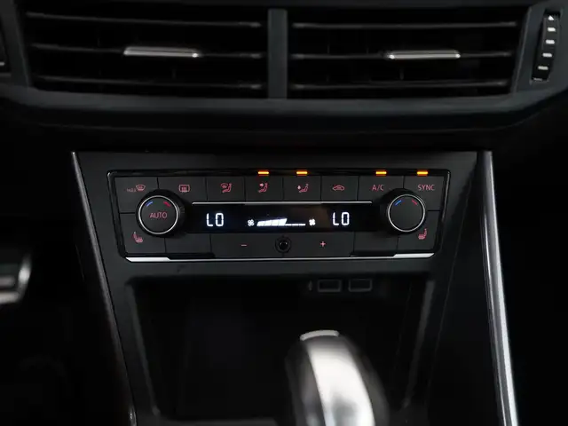 Volkswagen Polo view 11