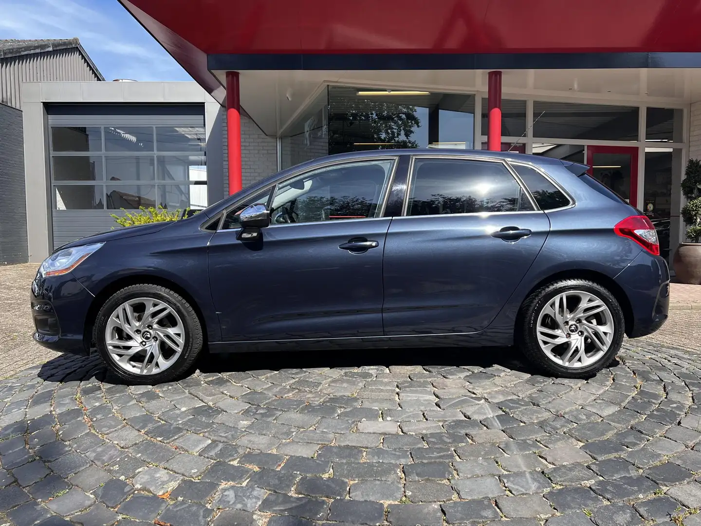 Citroen C4 1.2 PureTech Exclusive | Trekhaak | Navi | All sea Blauw - 2