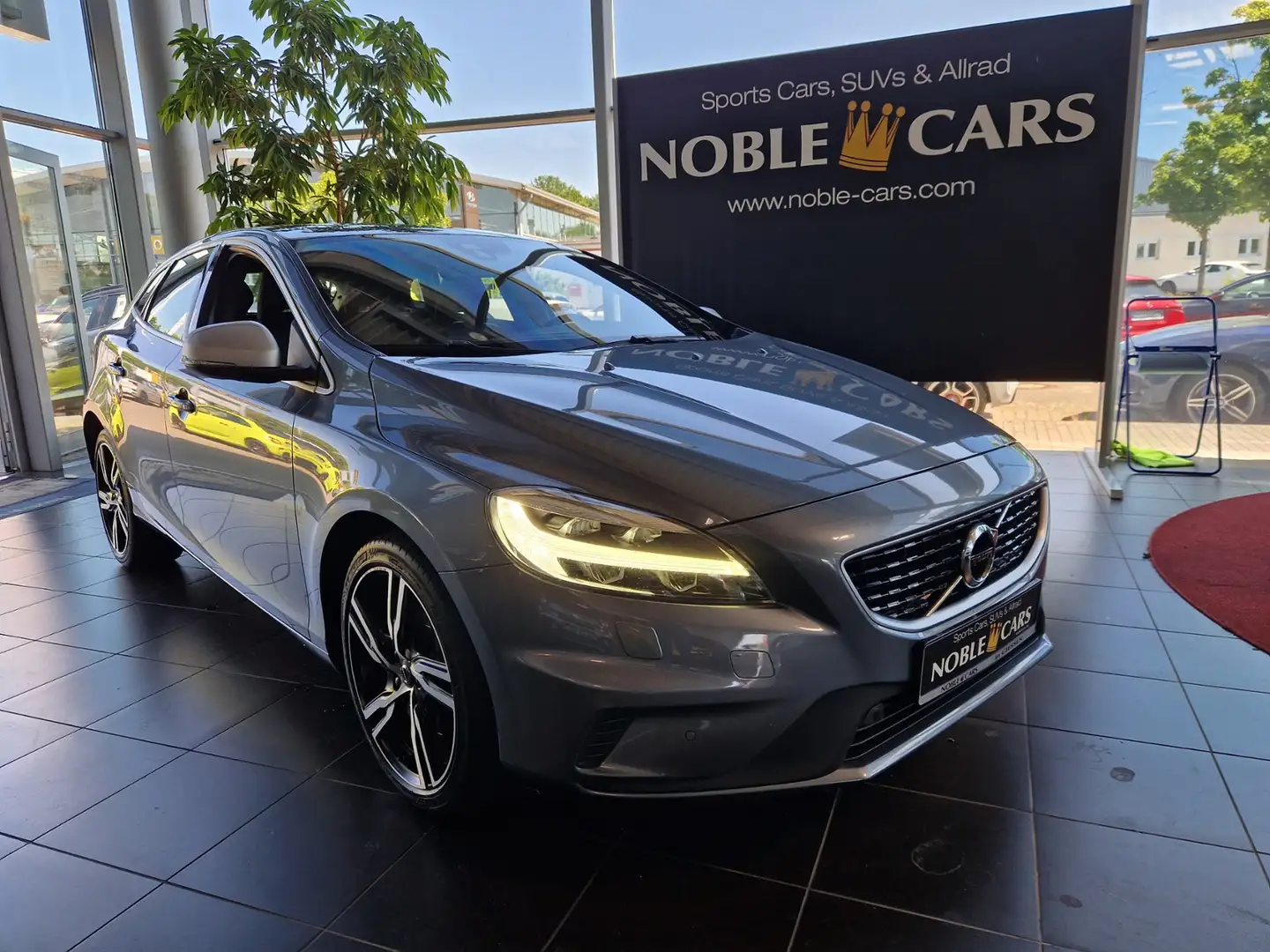 Volvo V40 R-Design KLIMA LED NAVI ALU Grau - 1