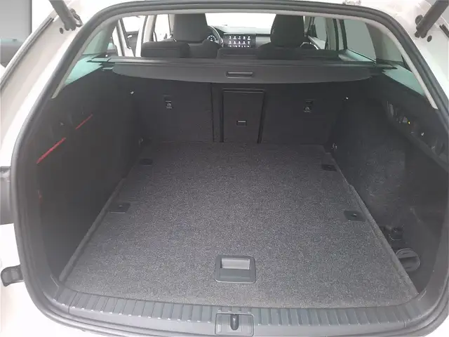 Skoda Octavia view 12