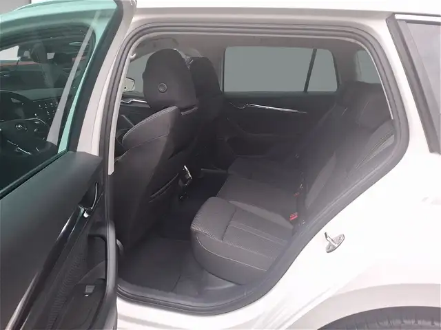 Skoda Octavia view 9