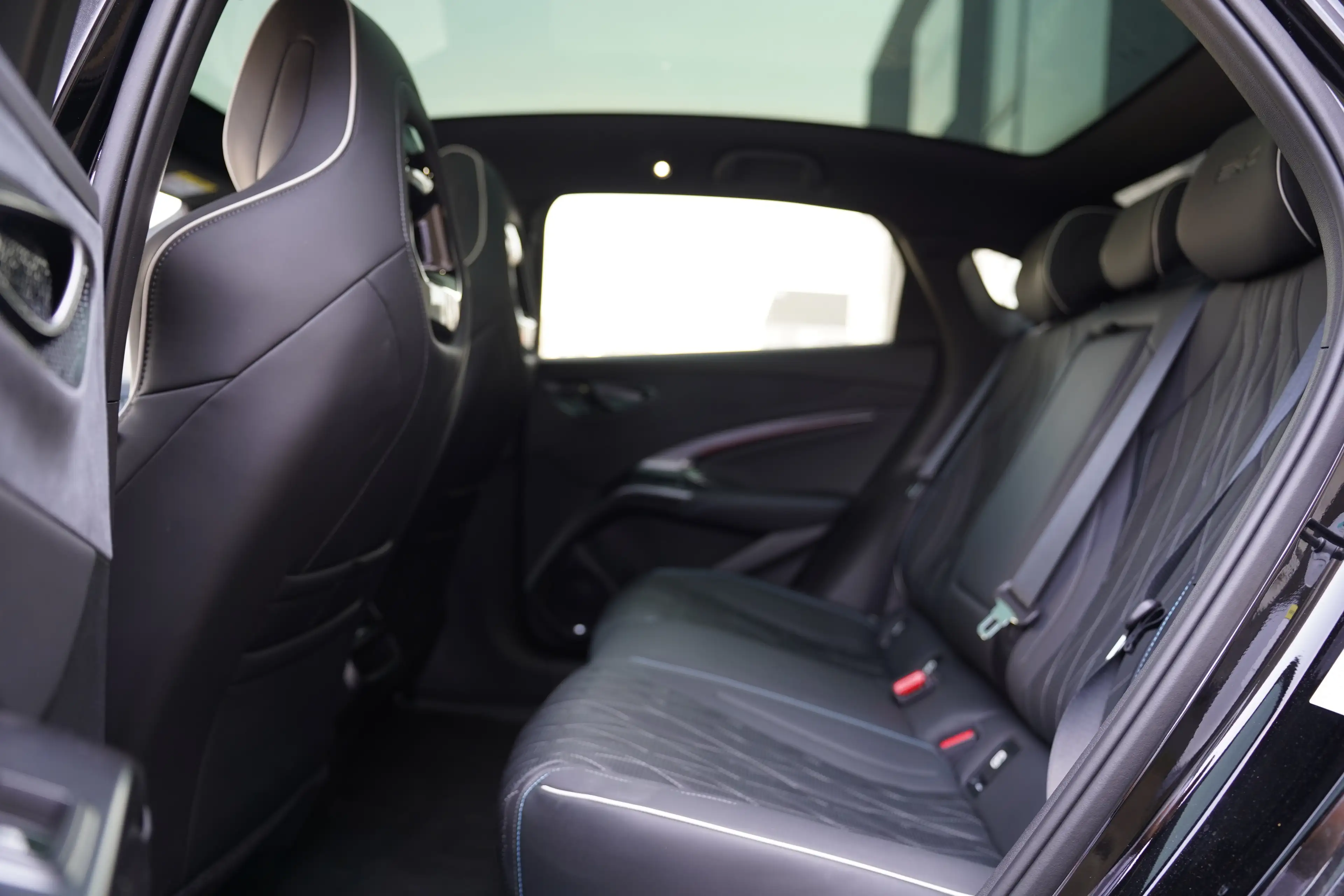 BYD Seal 82.5 kWh Design *580km / HEATED&VENTILATED / PANO* — photo 3