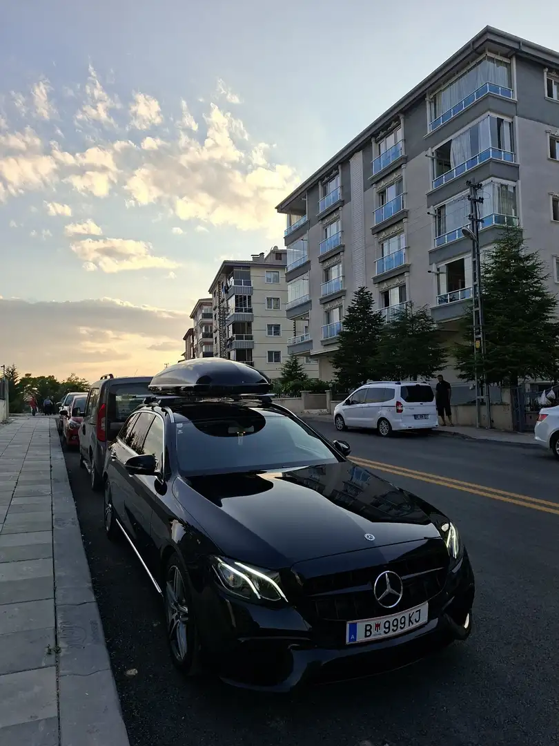 Mercedes-Benz E 220 d T 9G-TRONIC - 1