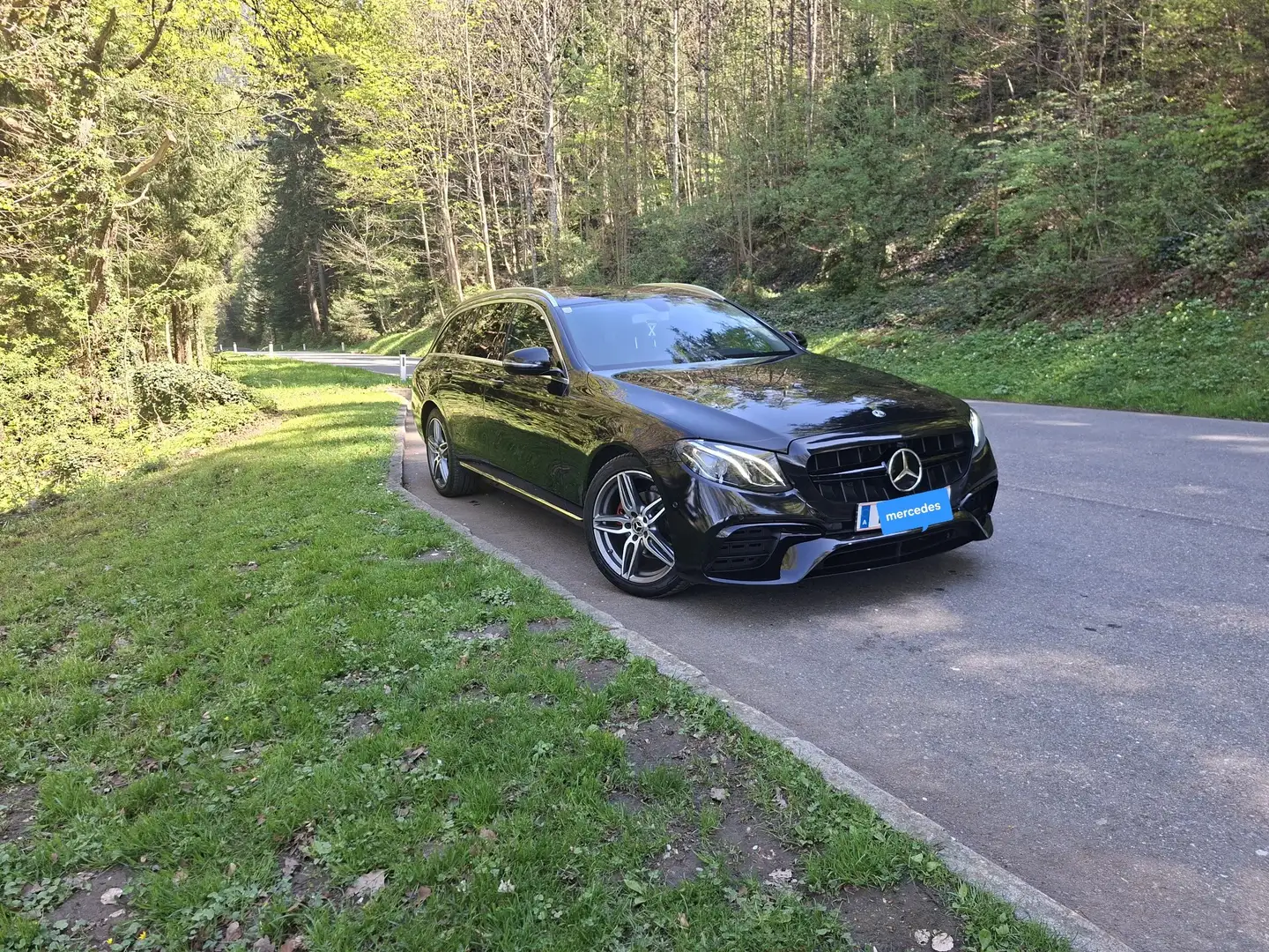 Mercedes-Benz E 220 d T 9G-TRONIC - 1