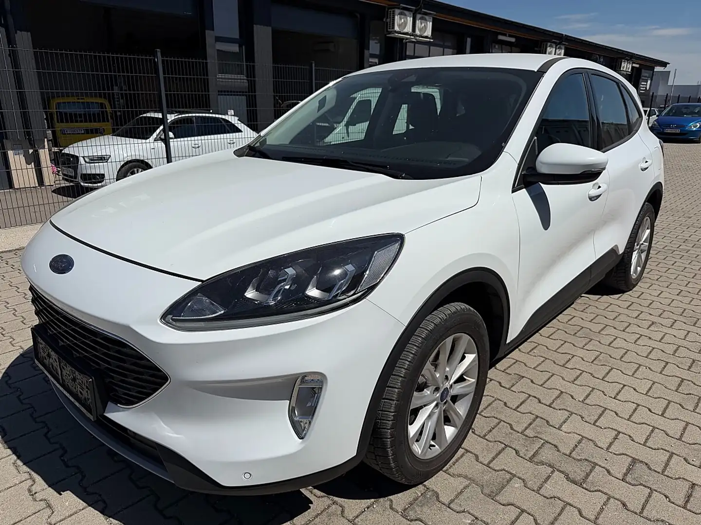Ford Kuga 1,5 EcoBlue Cool & Connect Aut. Weiß - 1