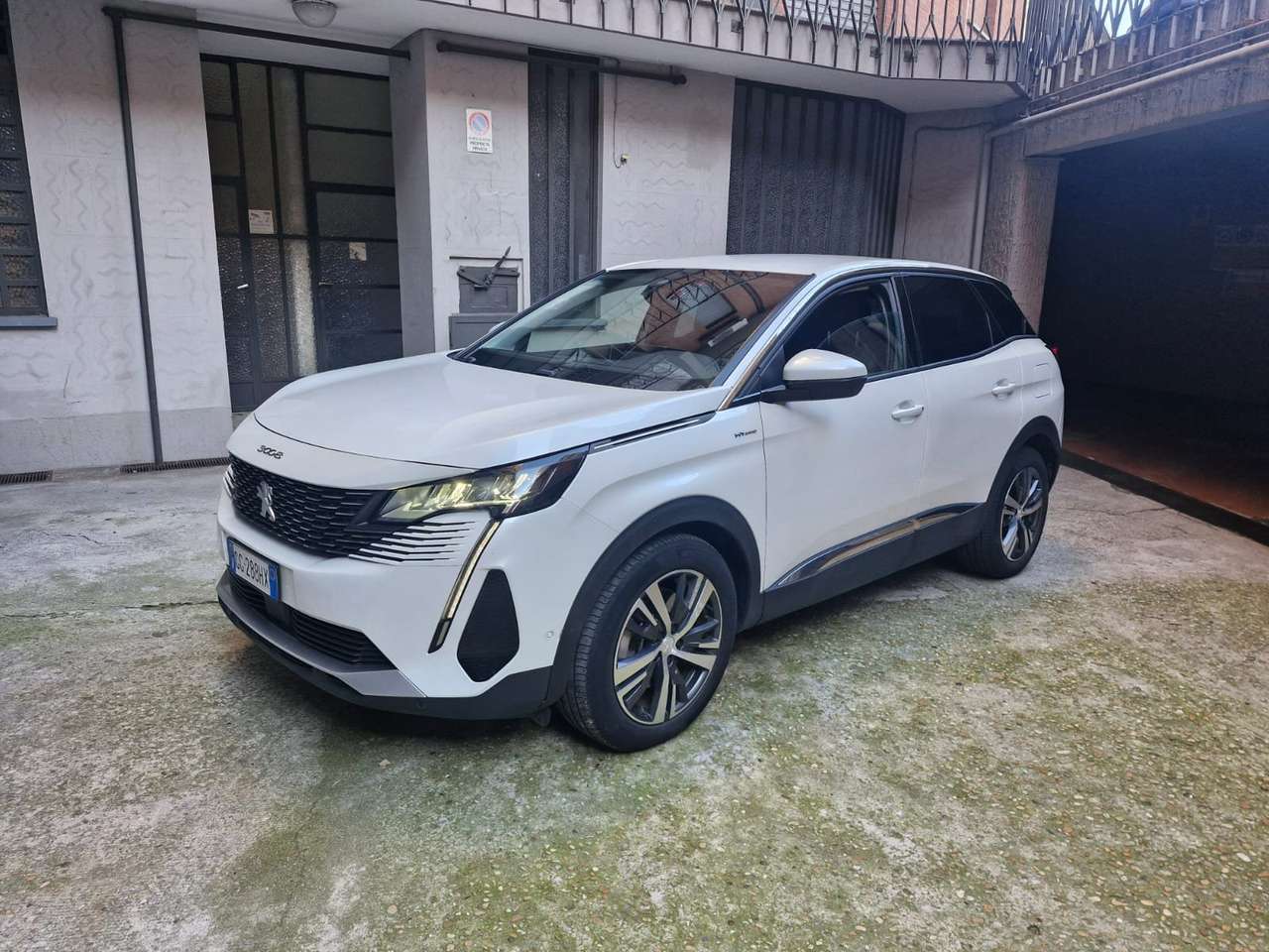 Peugeot 3008 3008 II 2021 1.6 hybrid phev Allure 225cv e-eat8 -POSSIBILE IMPIANTO GPL!!