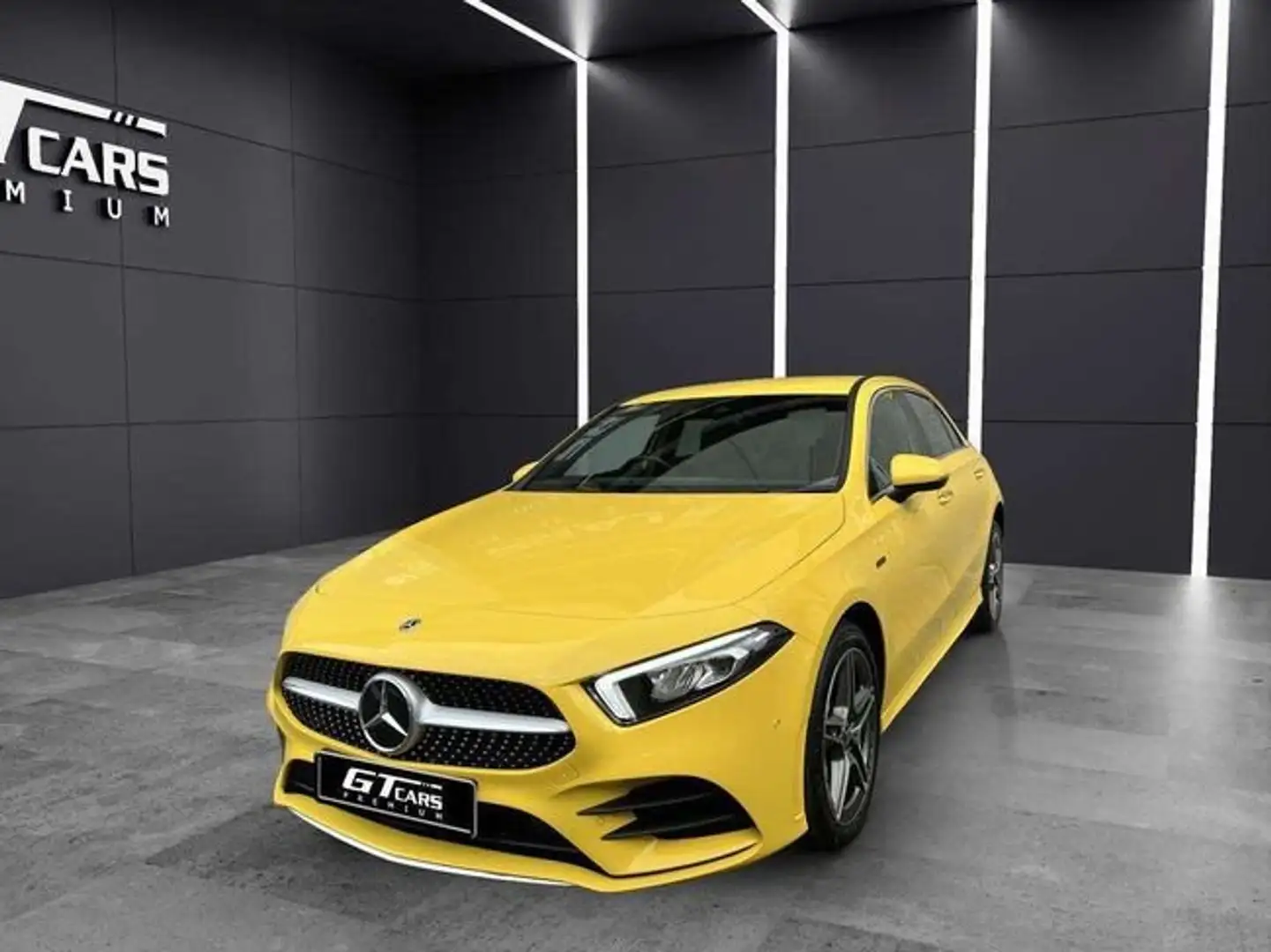 Mercedes-Benz A 250 250e AMG Amarillo - 1