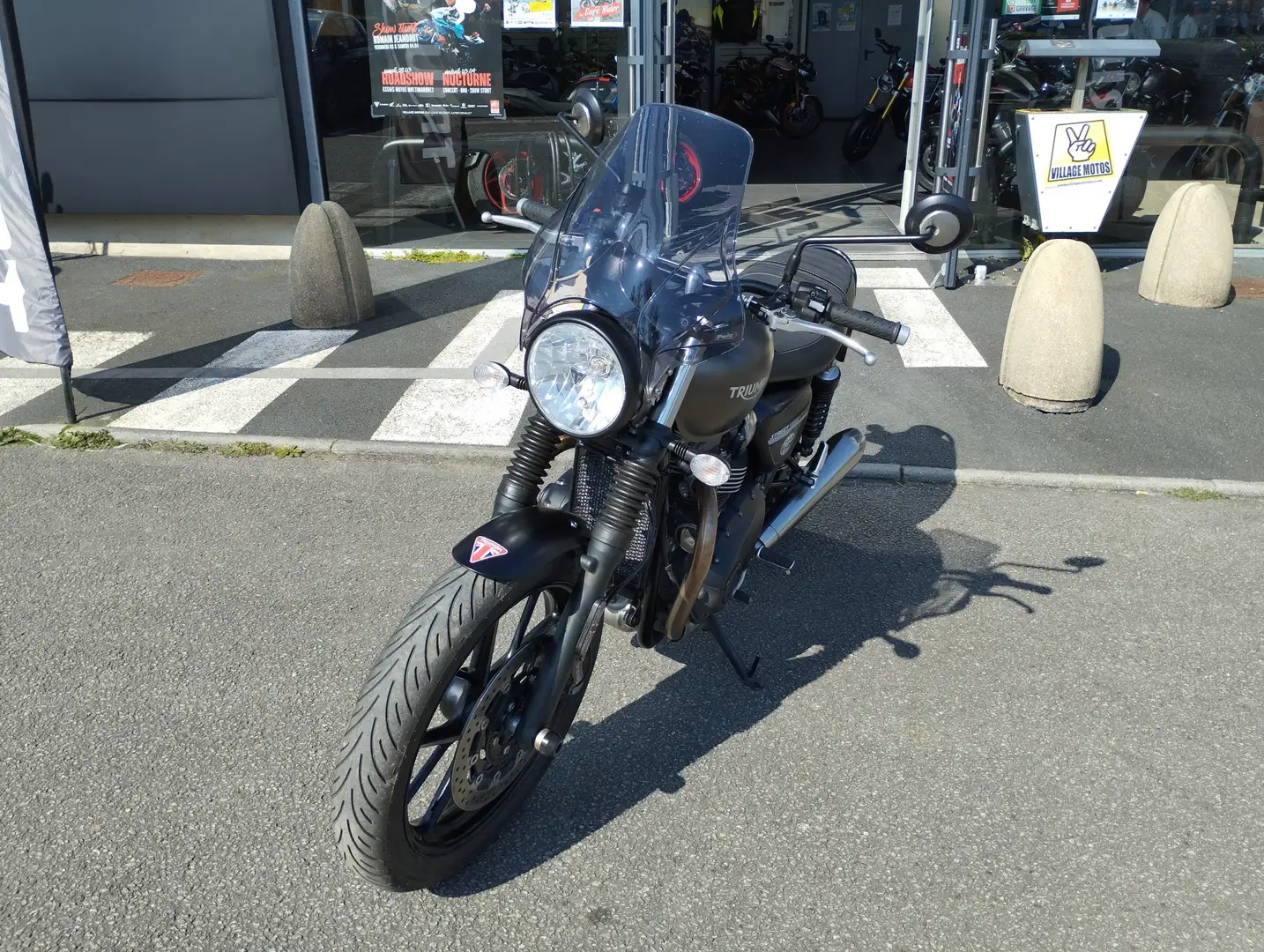 Triumph Street Twin - 2