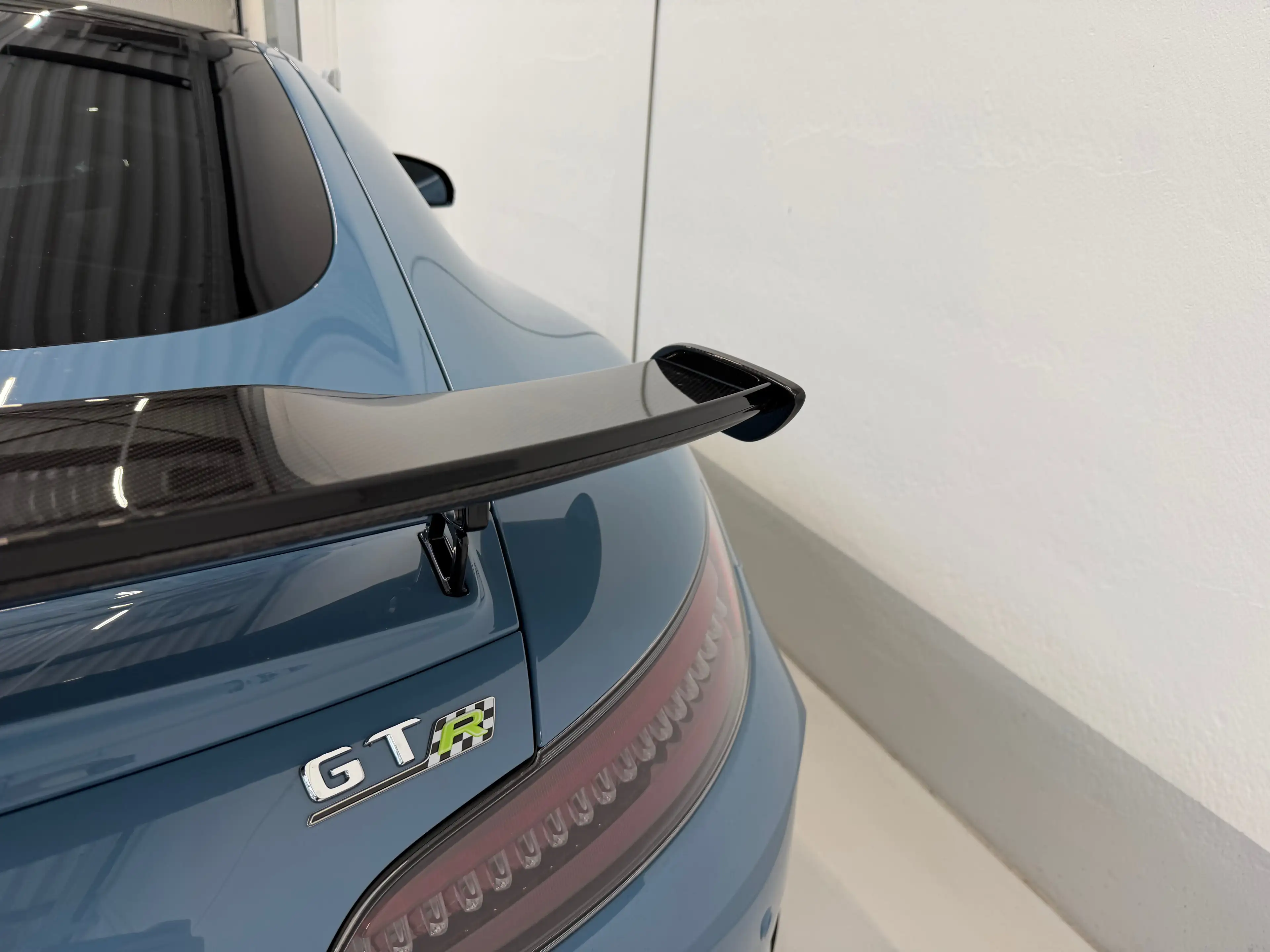 Mercedes-Benz AMG GT R Pro 1/750 *China blue* — photo 3
