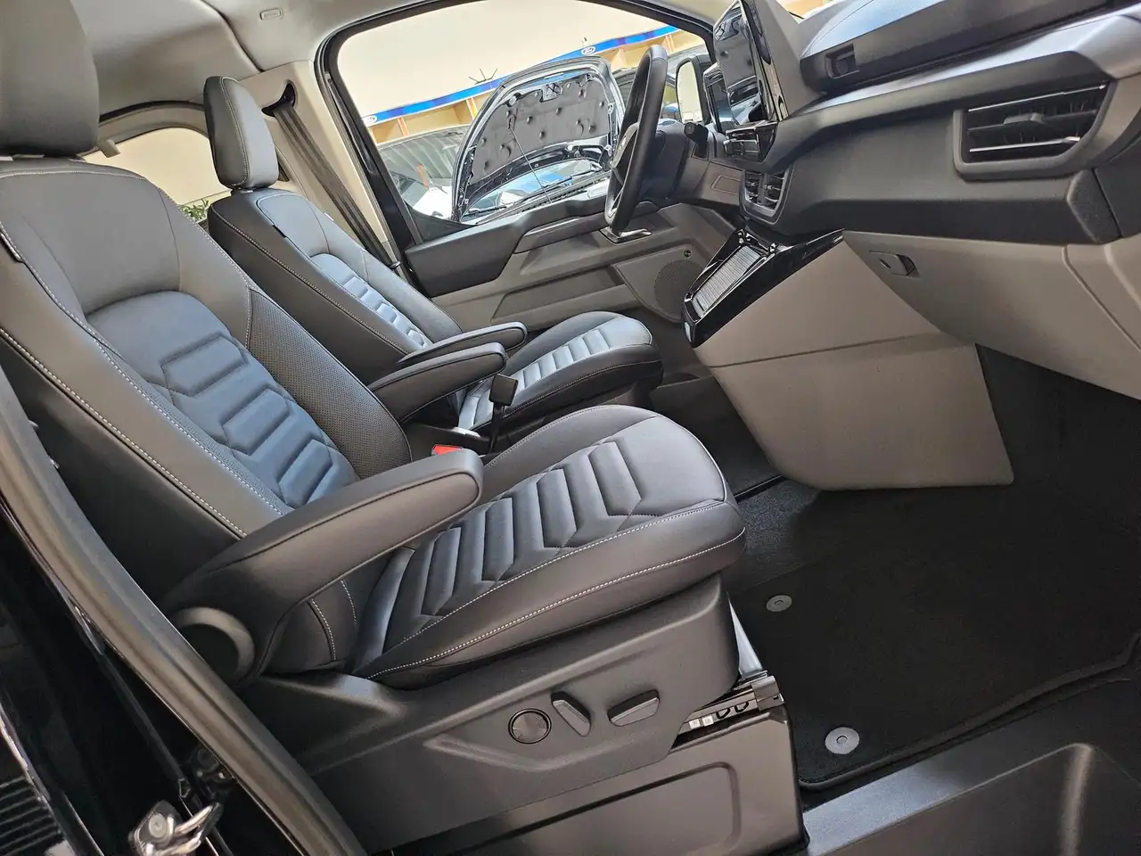 Ford Tourneo Custom 2026 — фото 10