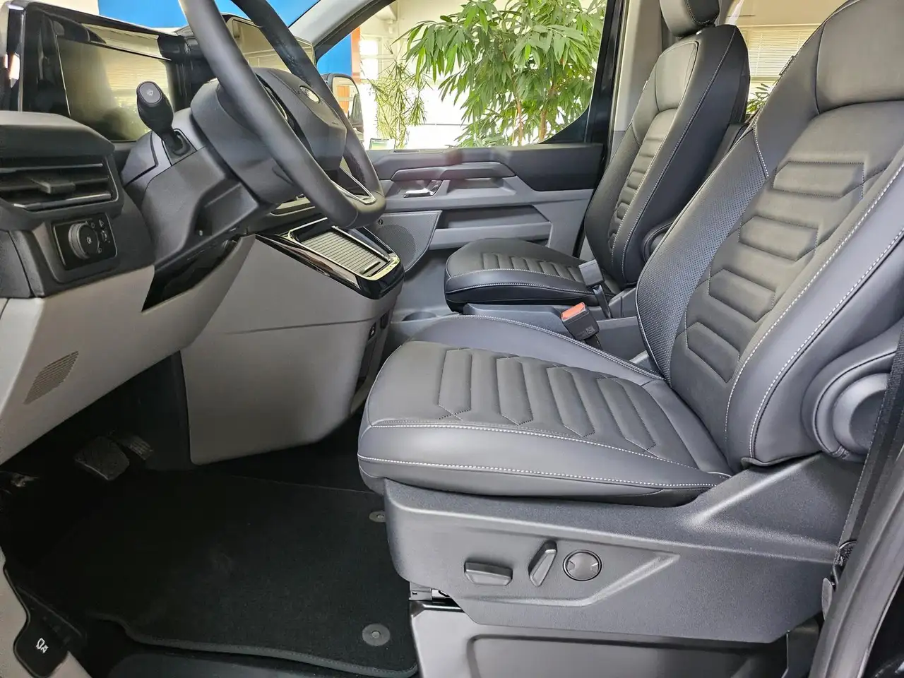 Ford Tourneo Custom 2026 — фото 6