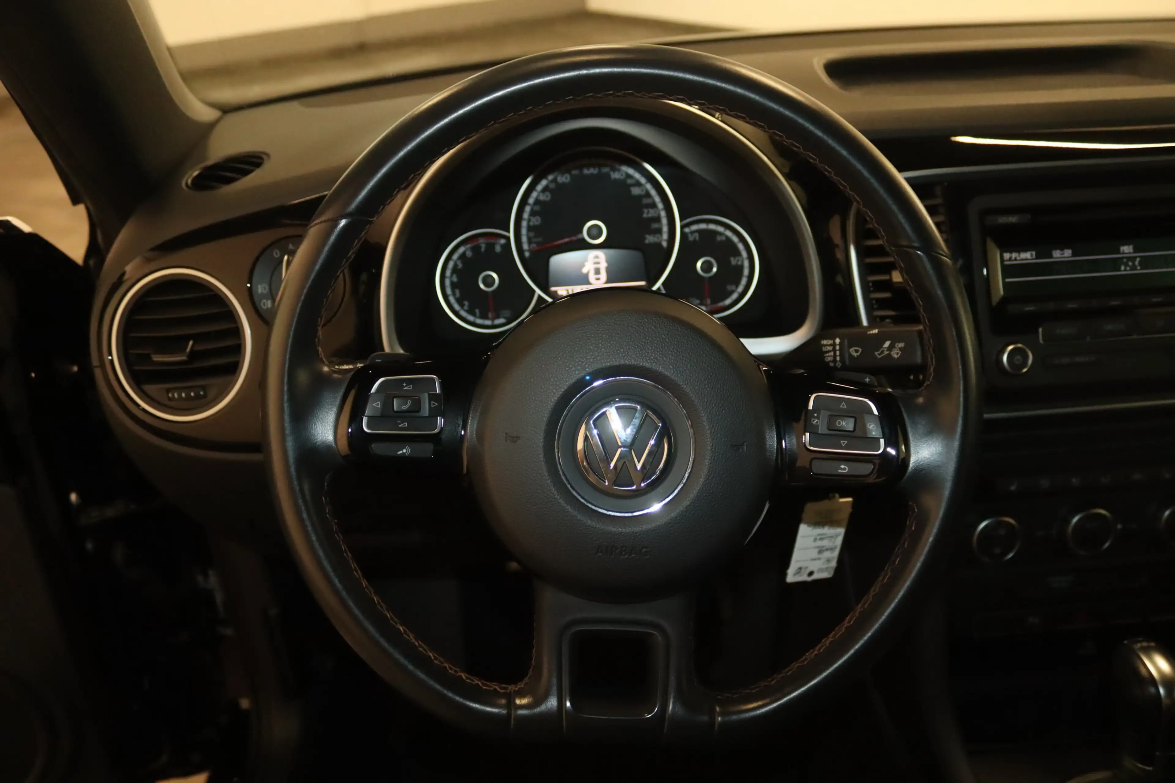 Volkswagen Beetle Cabrio Cup-Klimaa.-Alus-BC-SHZ-PDC-MFL- — photo 12