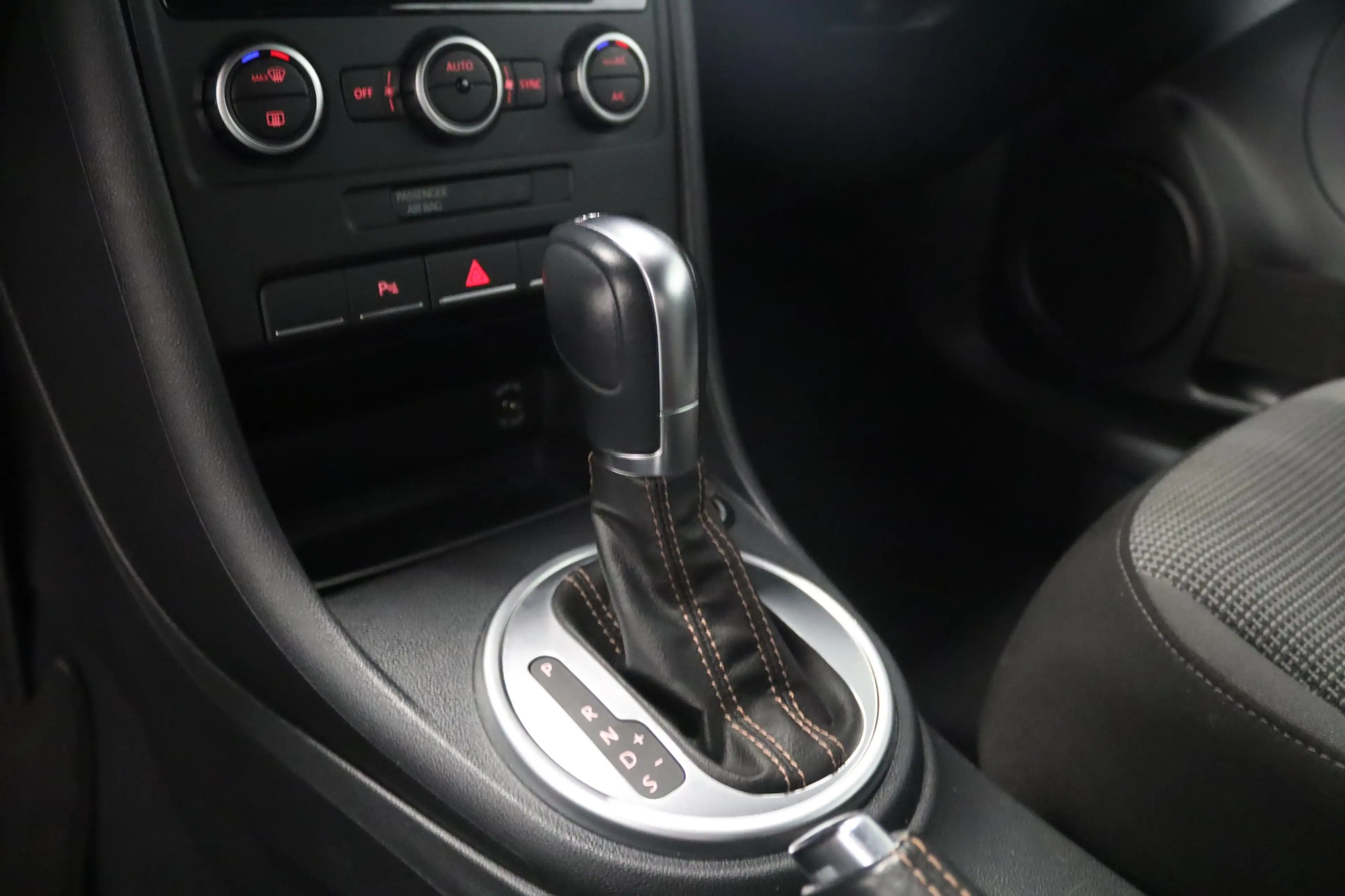 Volkswagen Beetle Cabrio Cup-Klimaa.-Alus-BC-SHZ-PDC-MFL- — photo 14