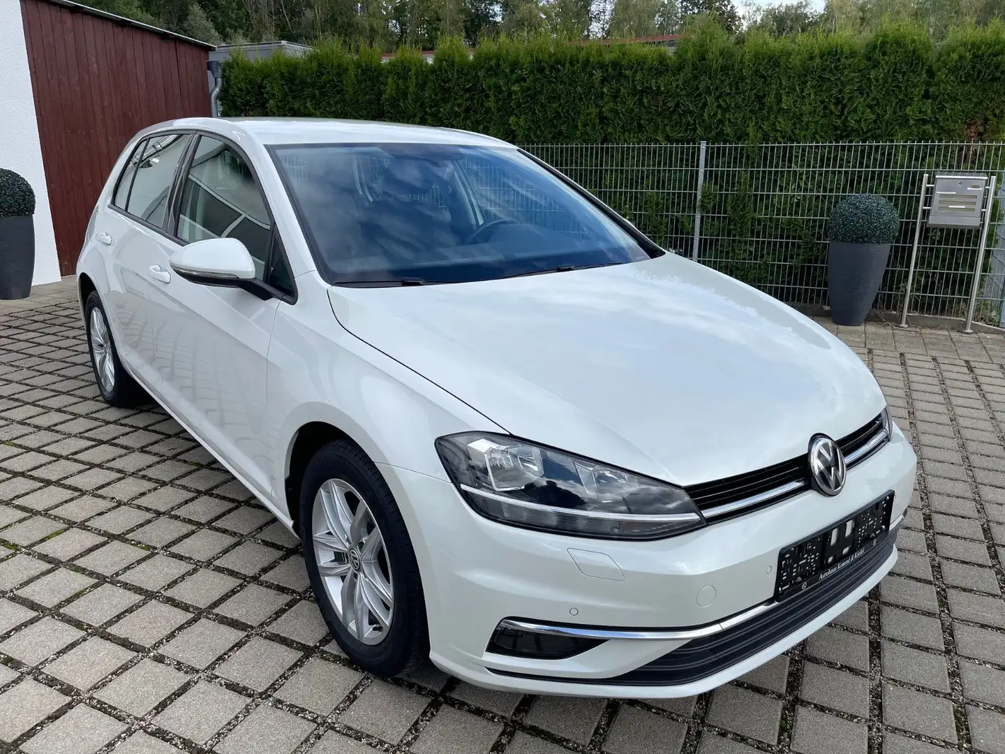 Volkswagen Golf VII Lim. BMT/Start-Stopp  Automatik Blanc - 2