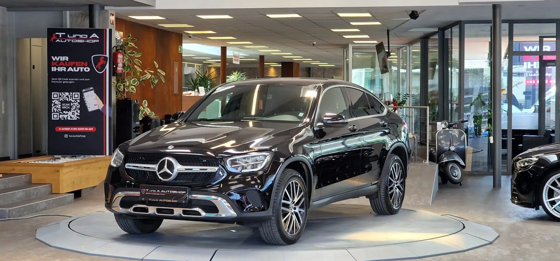 Mercedes-Benz GLC 300 e 4Matic Coupe Aut. *Burmester*Kamera*Totwinkel* Schwarz - 1