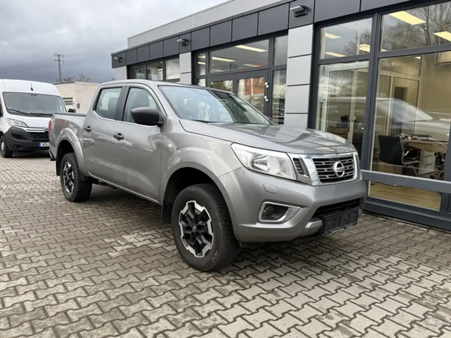 Nissan Navara NP300 Acenta Double Cab 4x4 Gris - 1