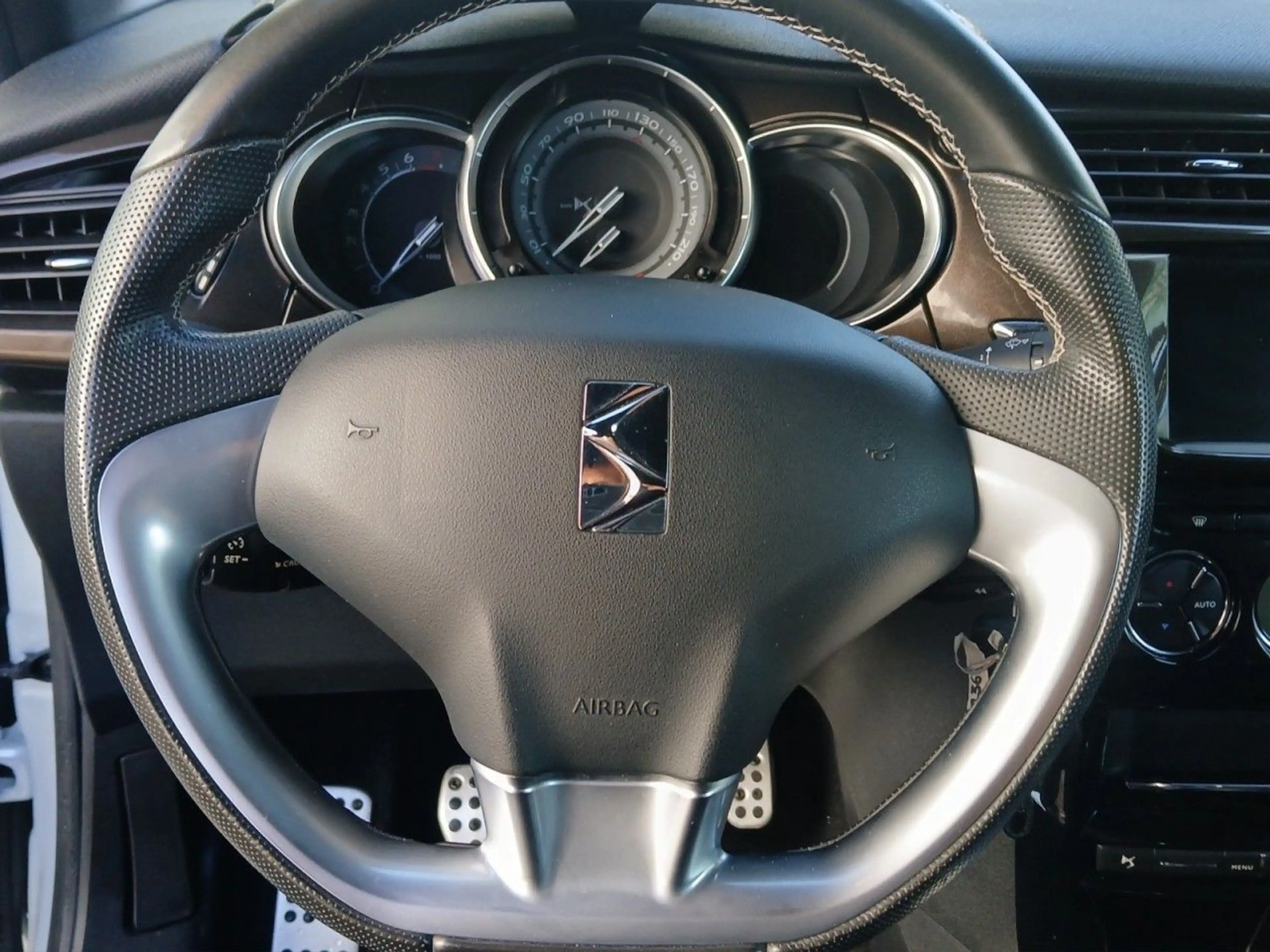 Citroen DS3 SportChic Sondermodell Limited 1955 — photo 9