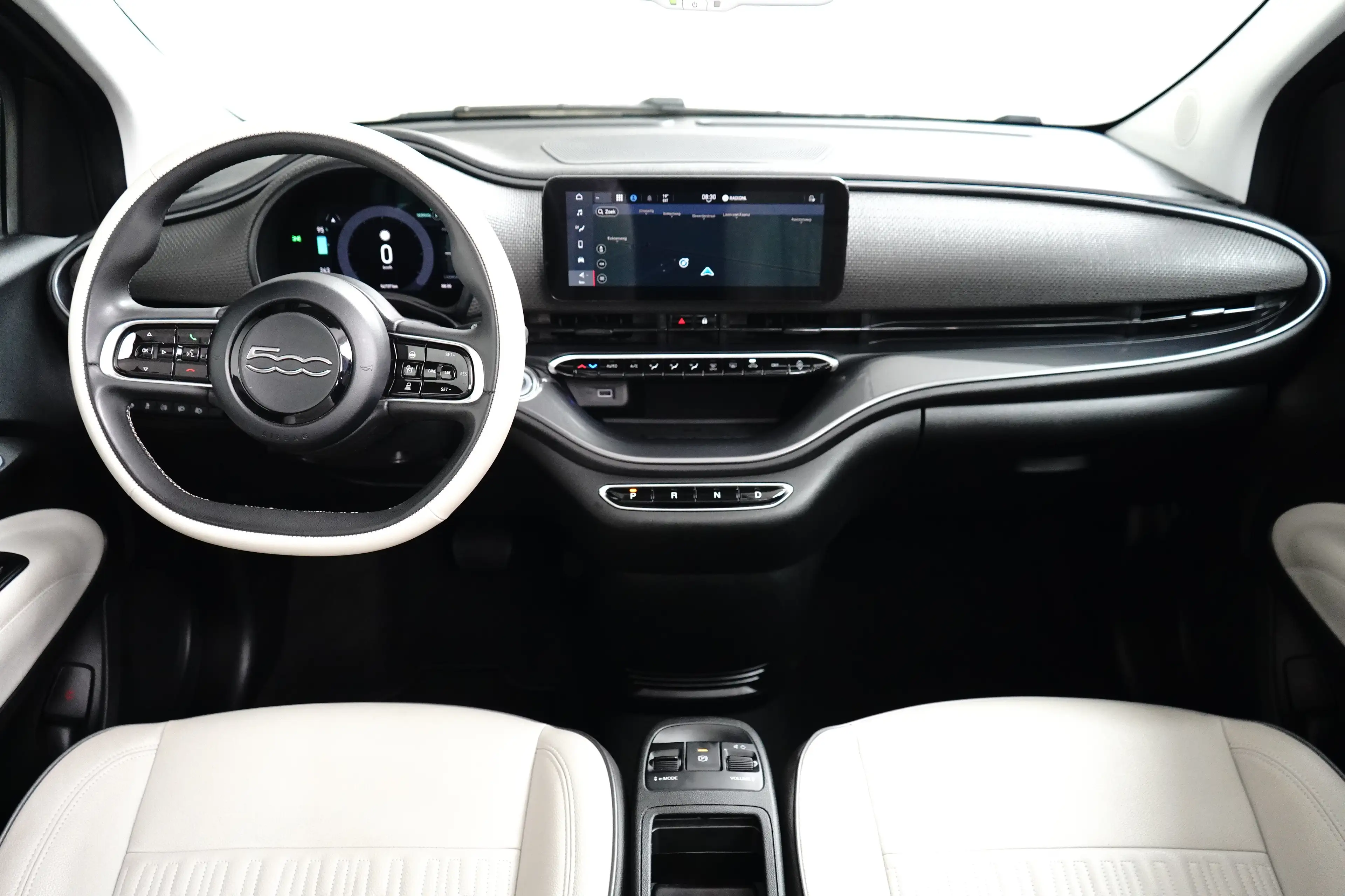 Fiat 500C La Prima 42 kWh l Leder l 17" l Adaptive Cr Contro — photo 11