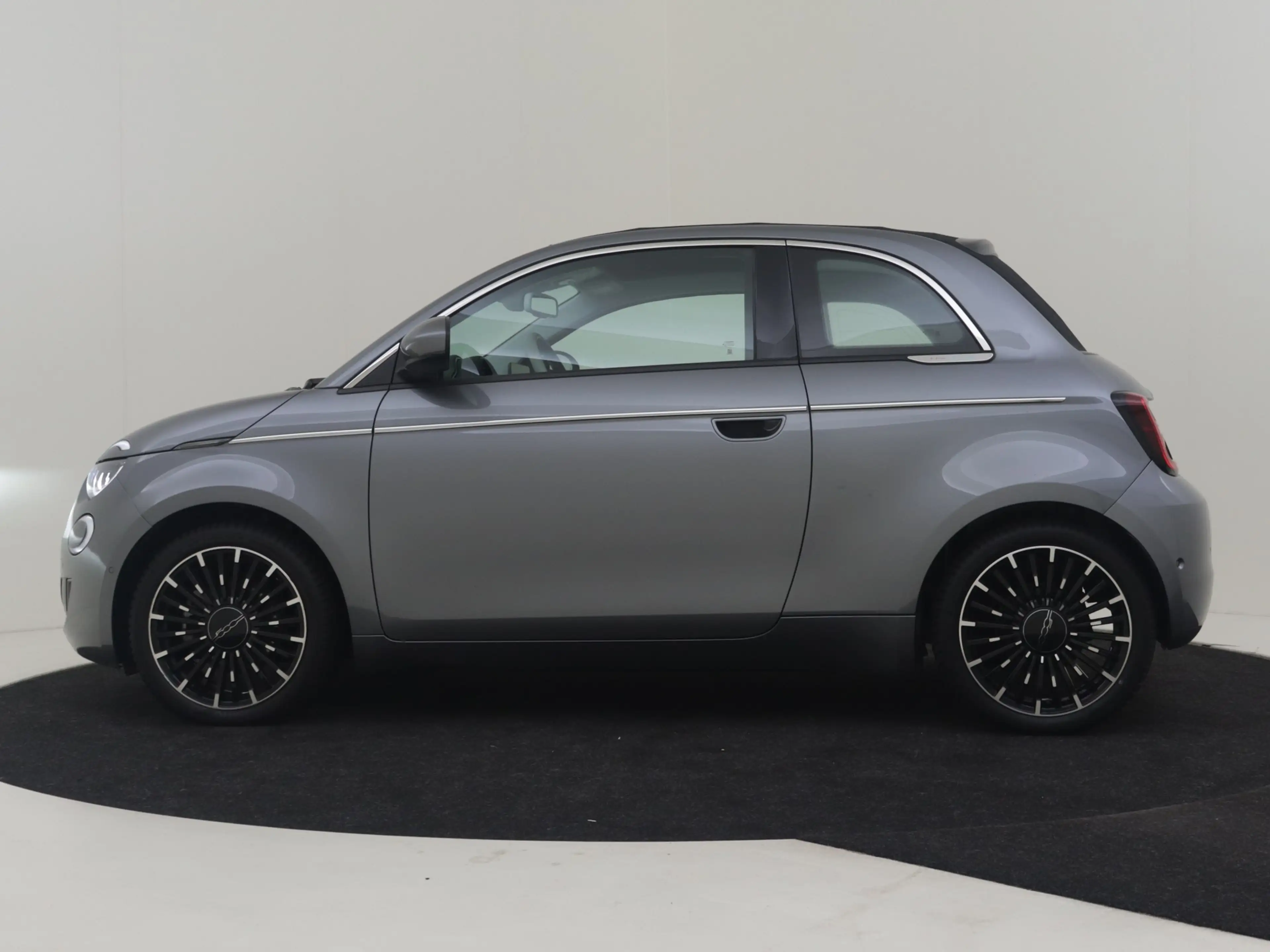 Fiat 500C La Prima 42 kWh l Leder l 17" l Adaptive Cr Contro — photo 7