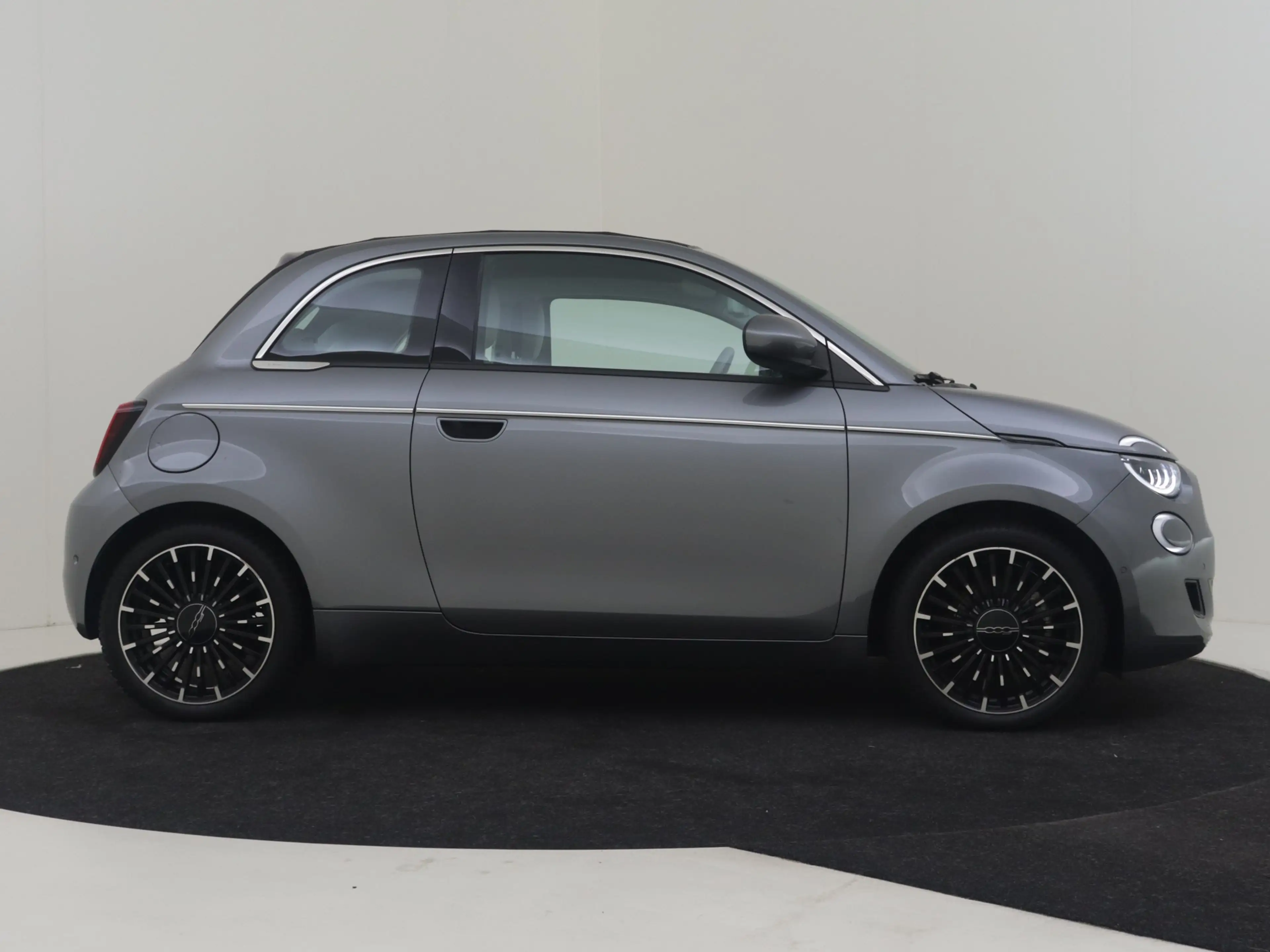 Fiat 500C La Prima 42 kWh l Leder l 17" l Adaptive Cr Contro — photo 2